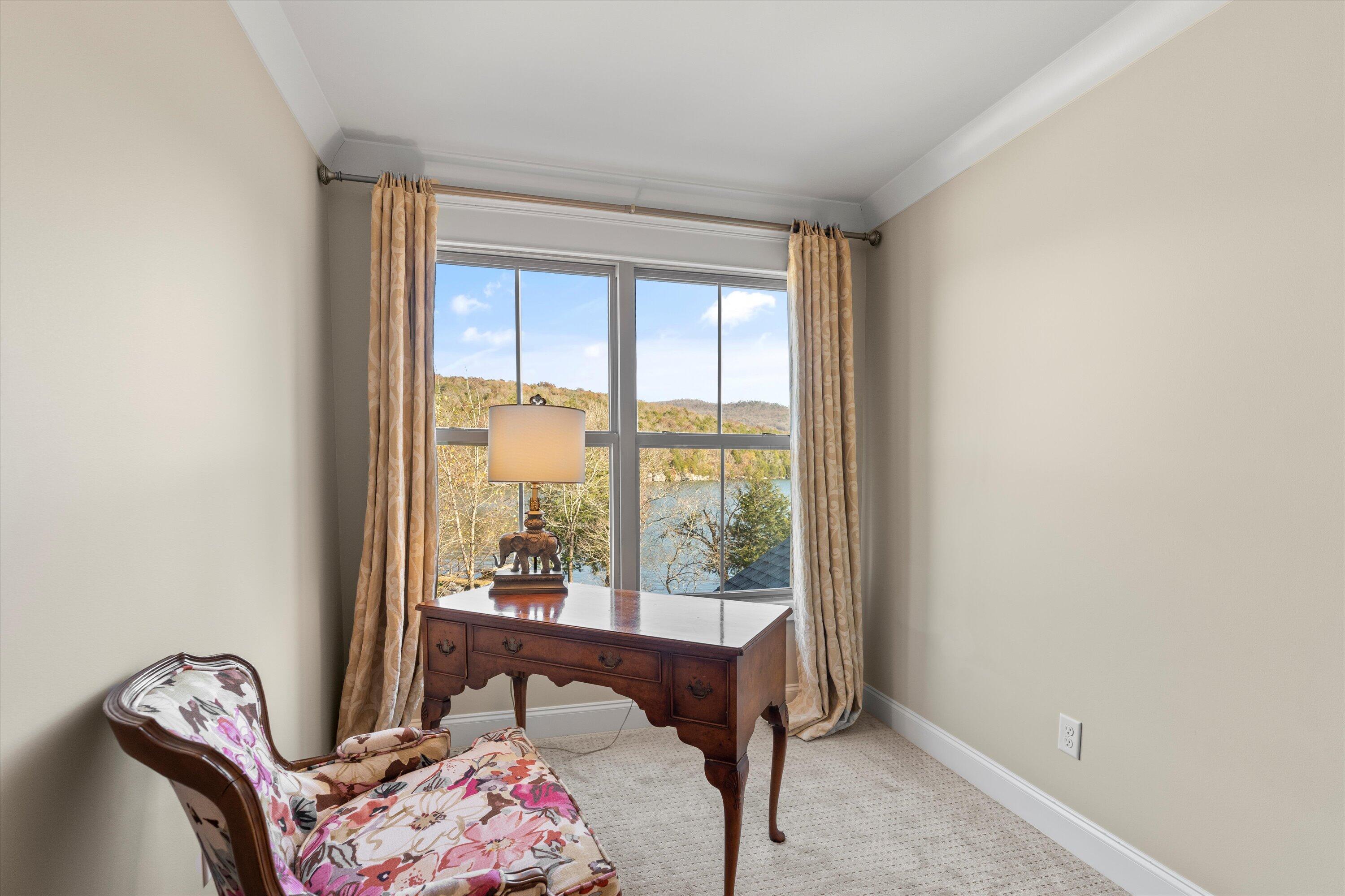 514 Edgewater Way