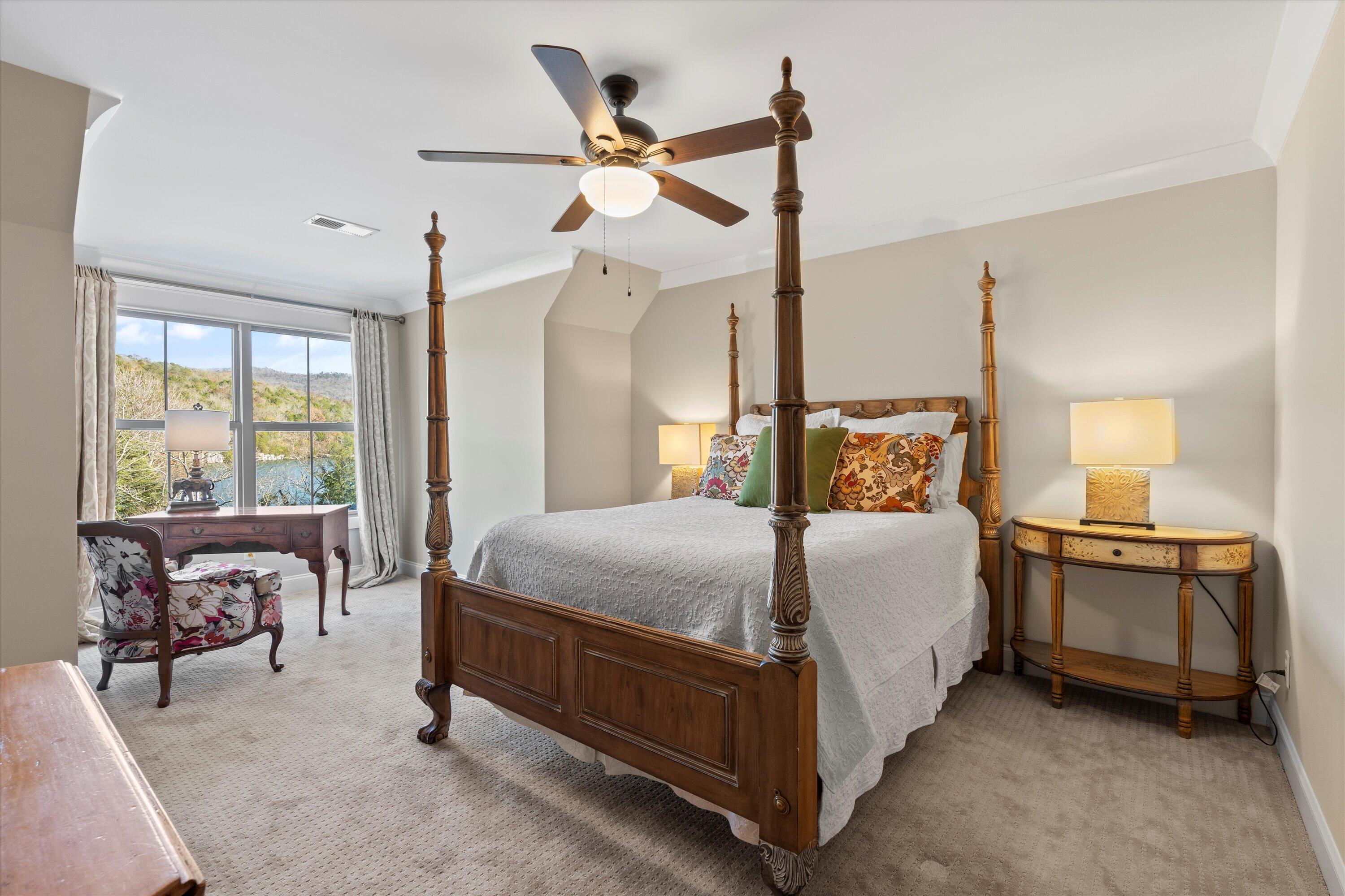 514 Edgewater Way