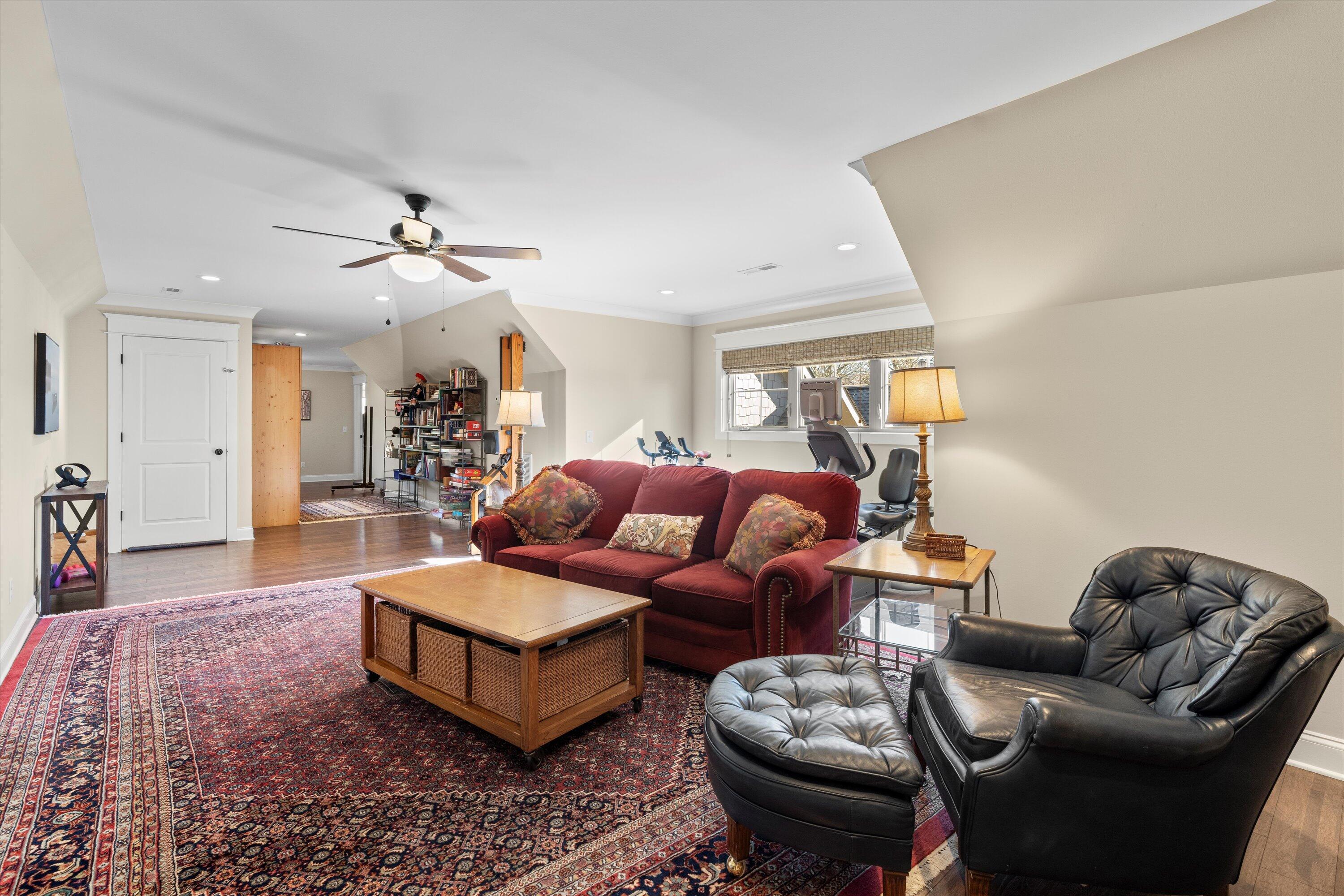 514 Edgewater Way