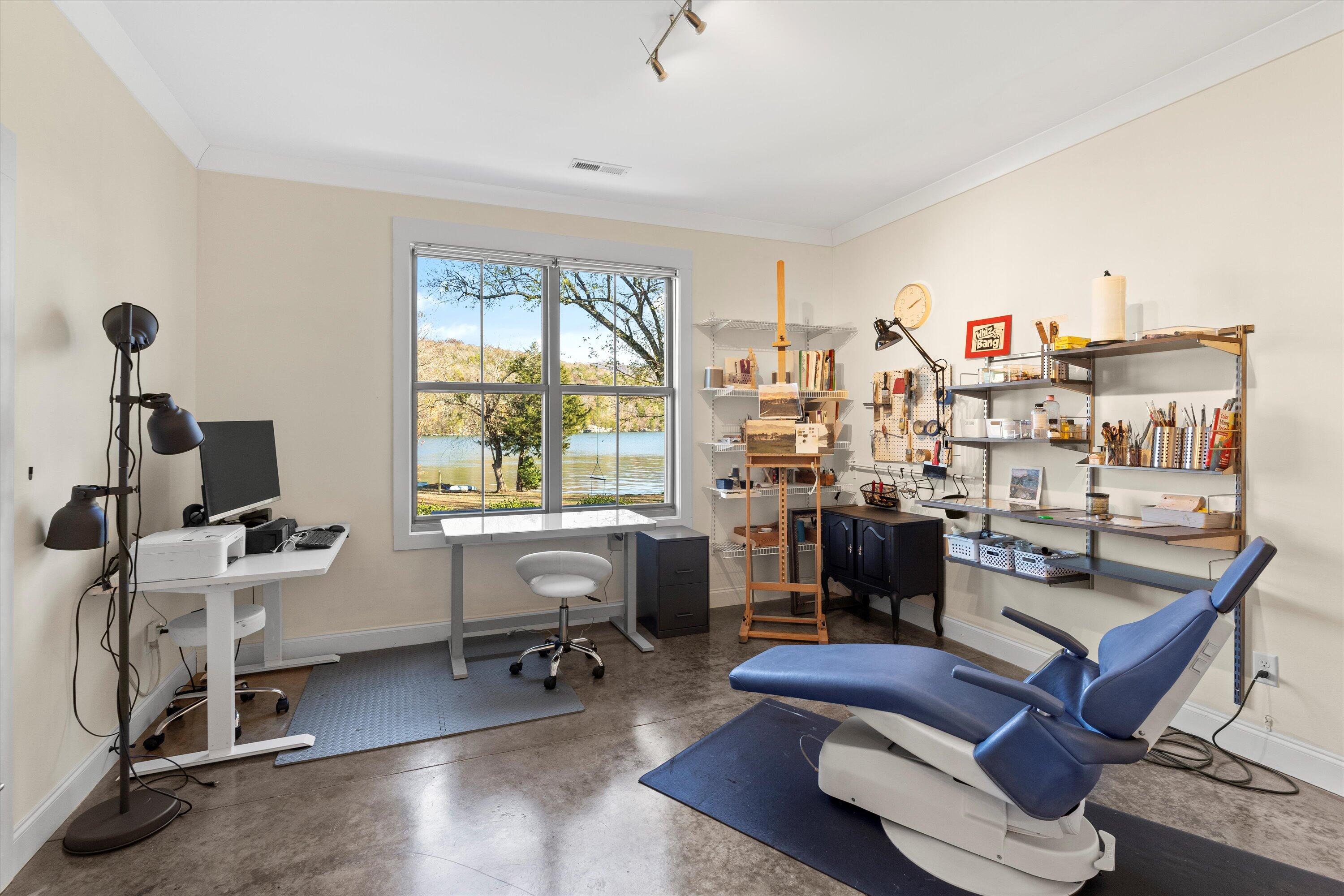 514 Edgewater Way