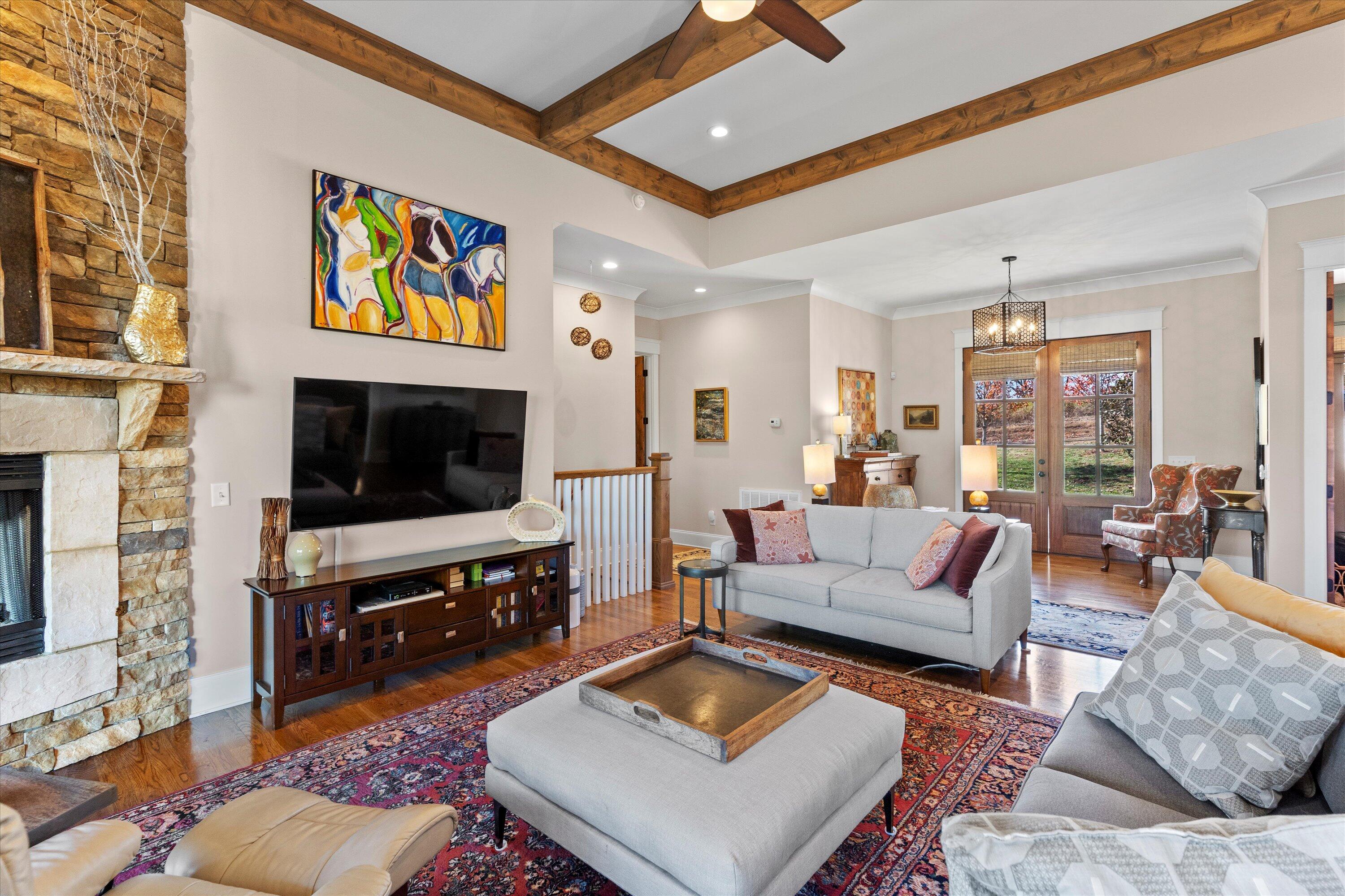514 Edgewater Way