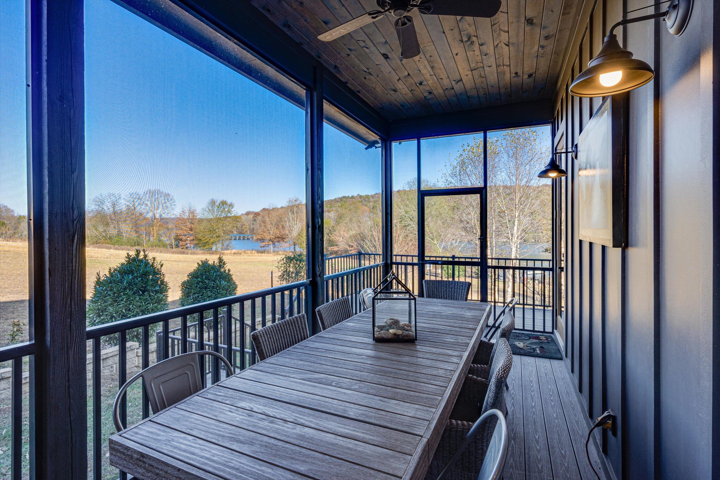 514 Edgewater Way