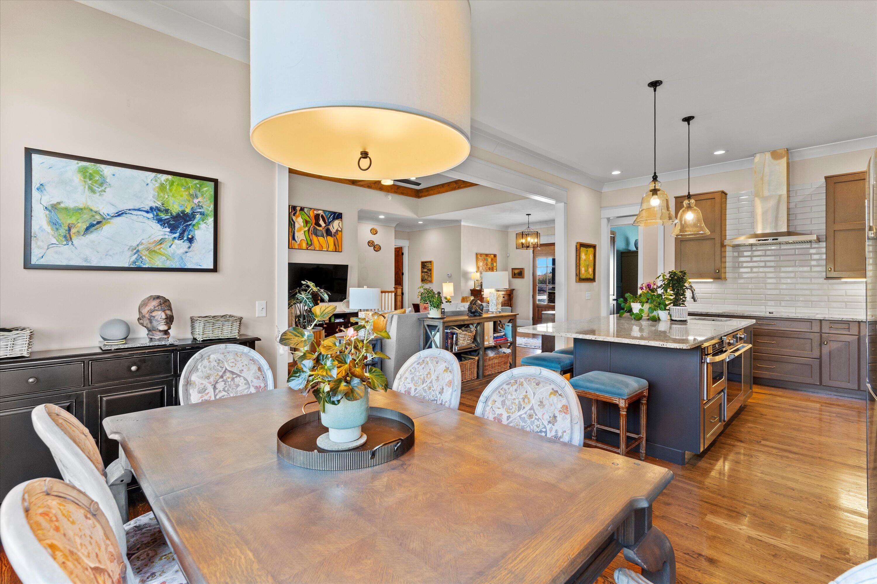 514 Edgewater Way