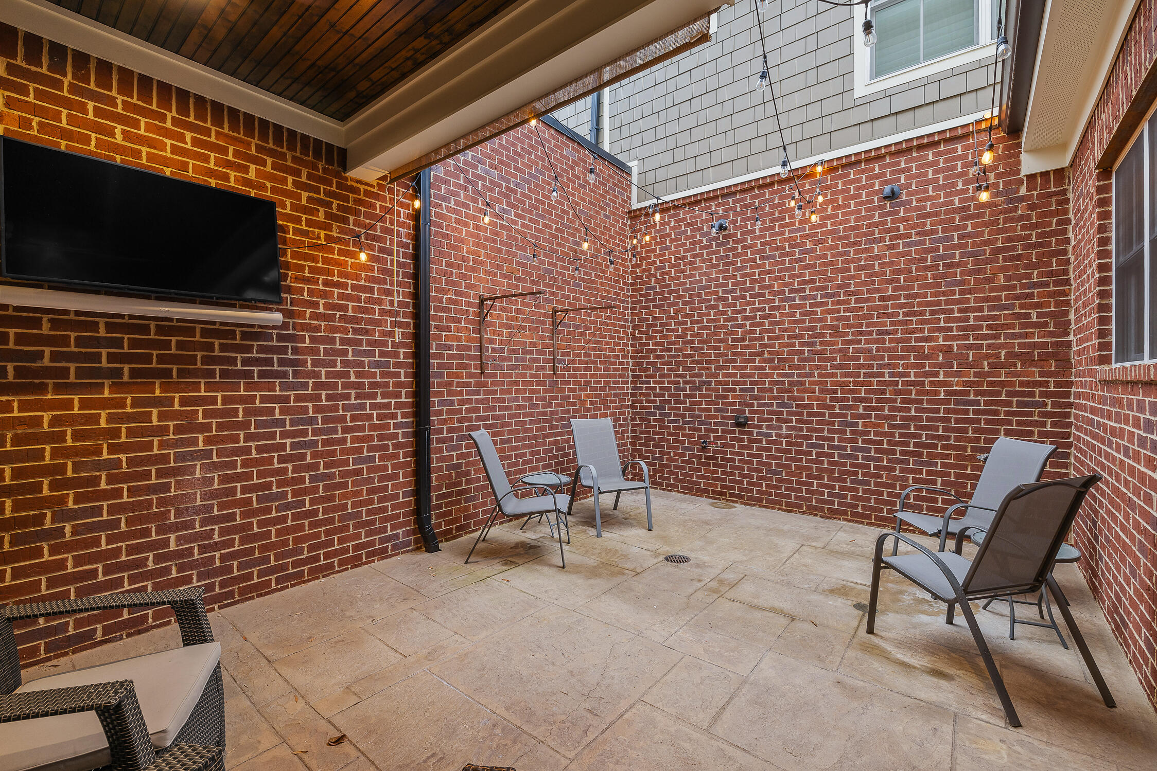 231 Walnut Street