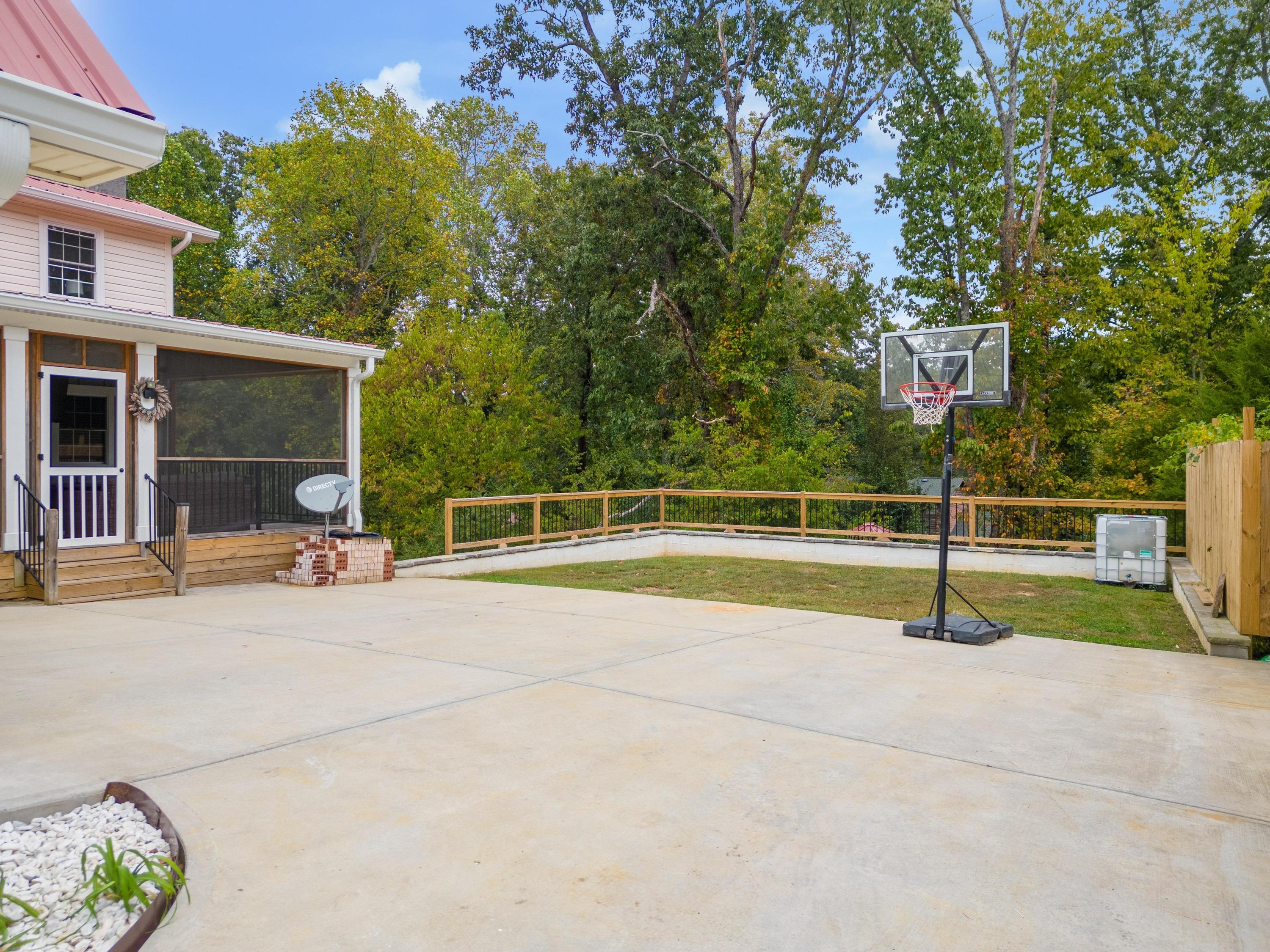 121 Browndale Lane