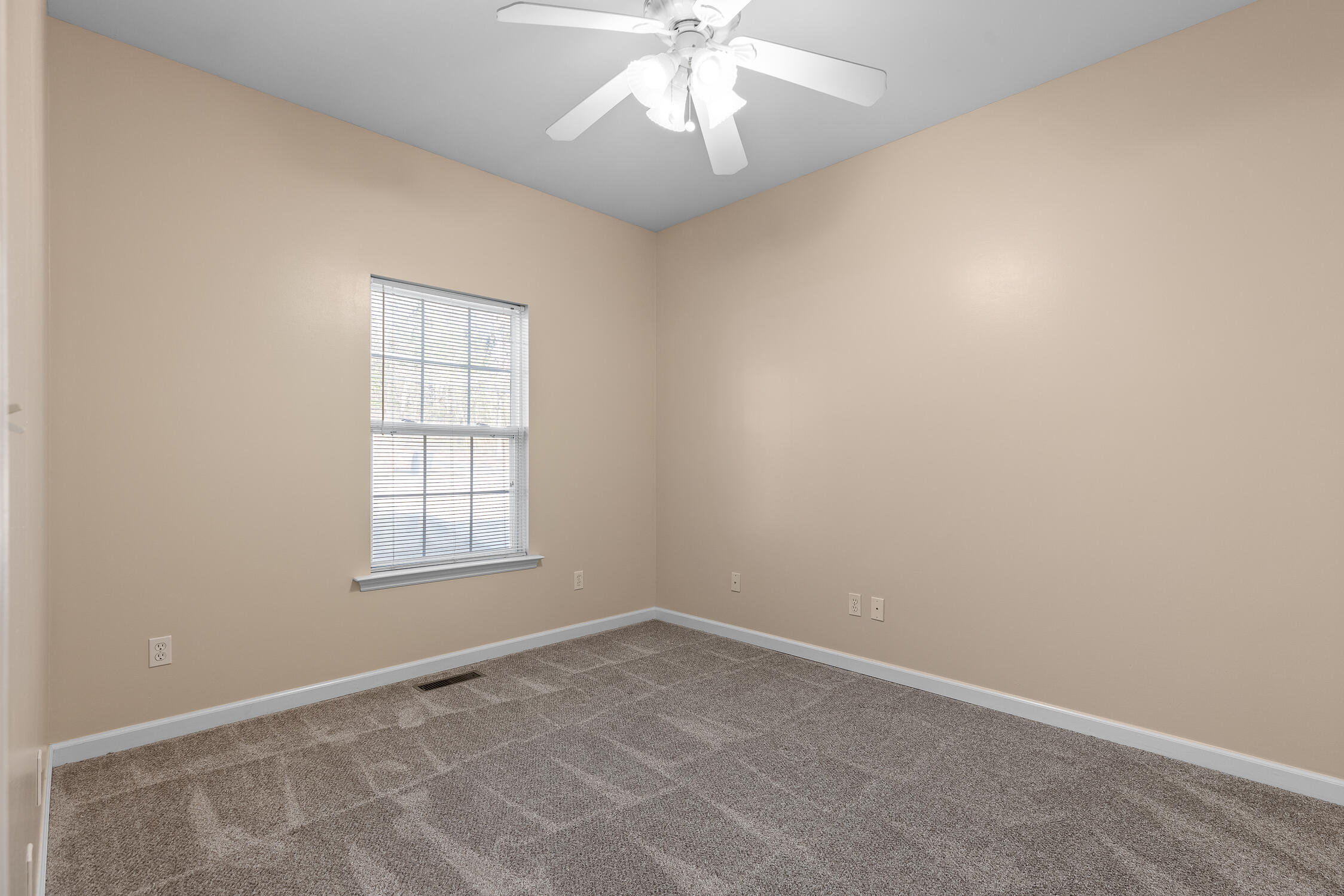 738 S Seminole Dr