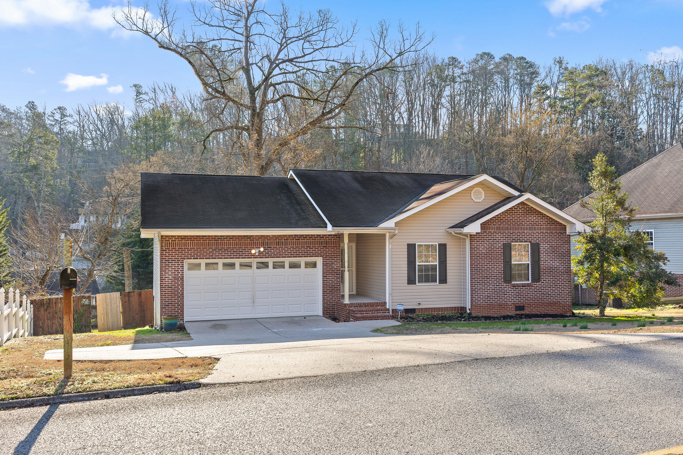 738 S Seminole Dr