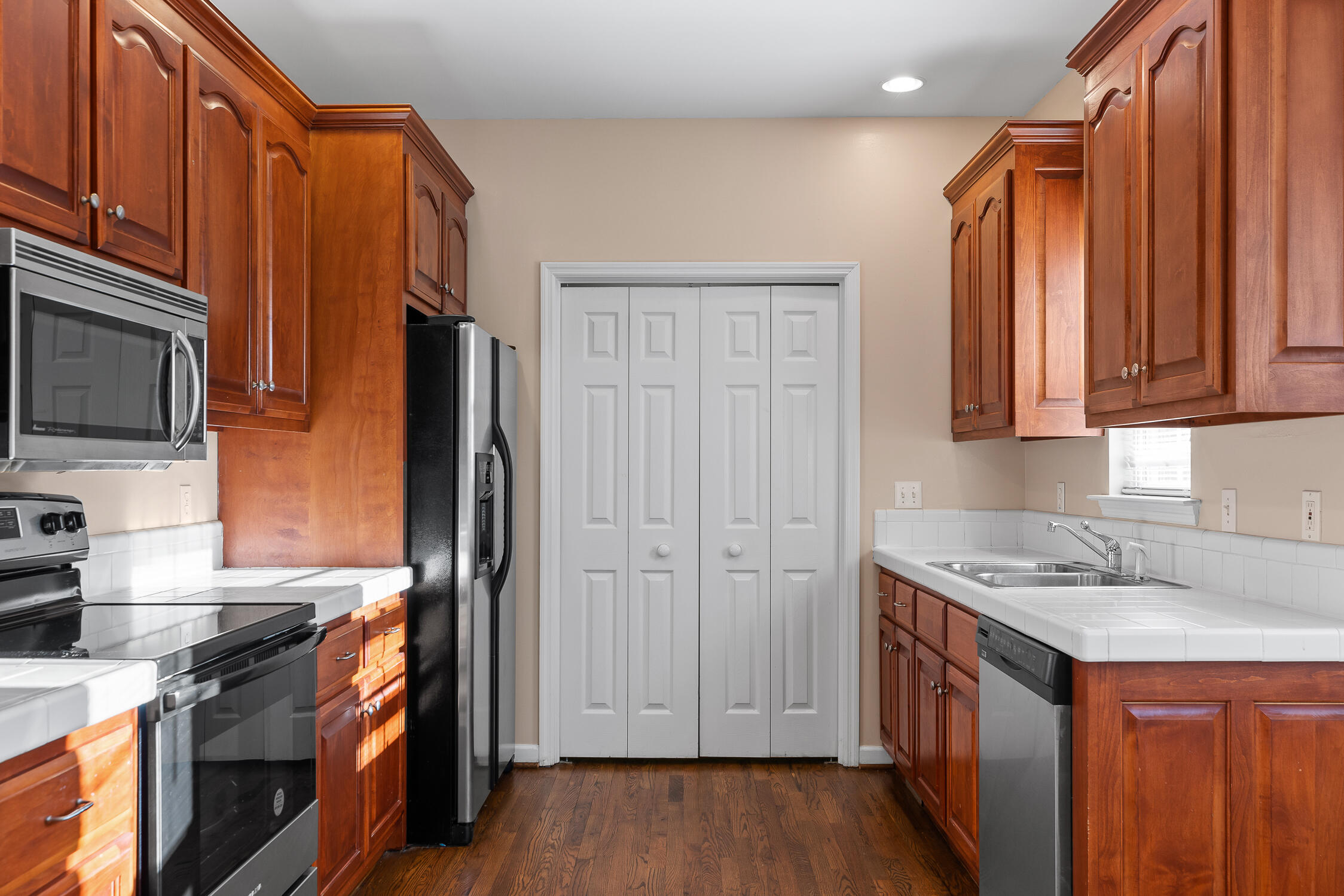 738 S Seminole Dr