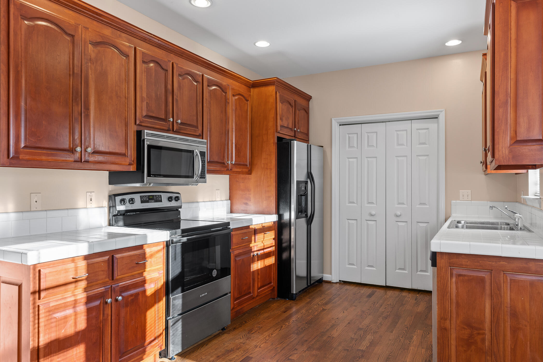 738 S Seminole Dr