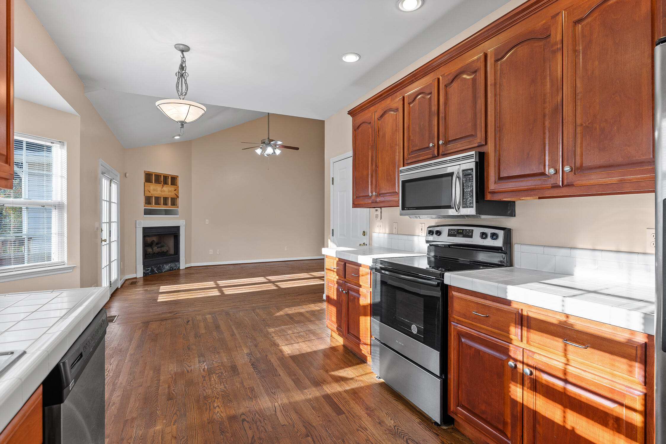 738 S Seminole Dr