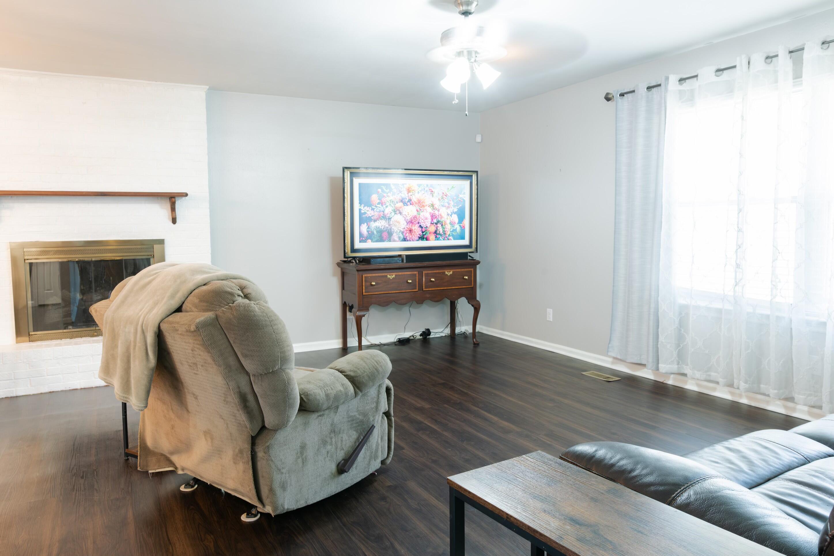 172 Hickory Cir