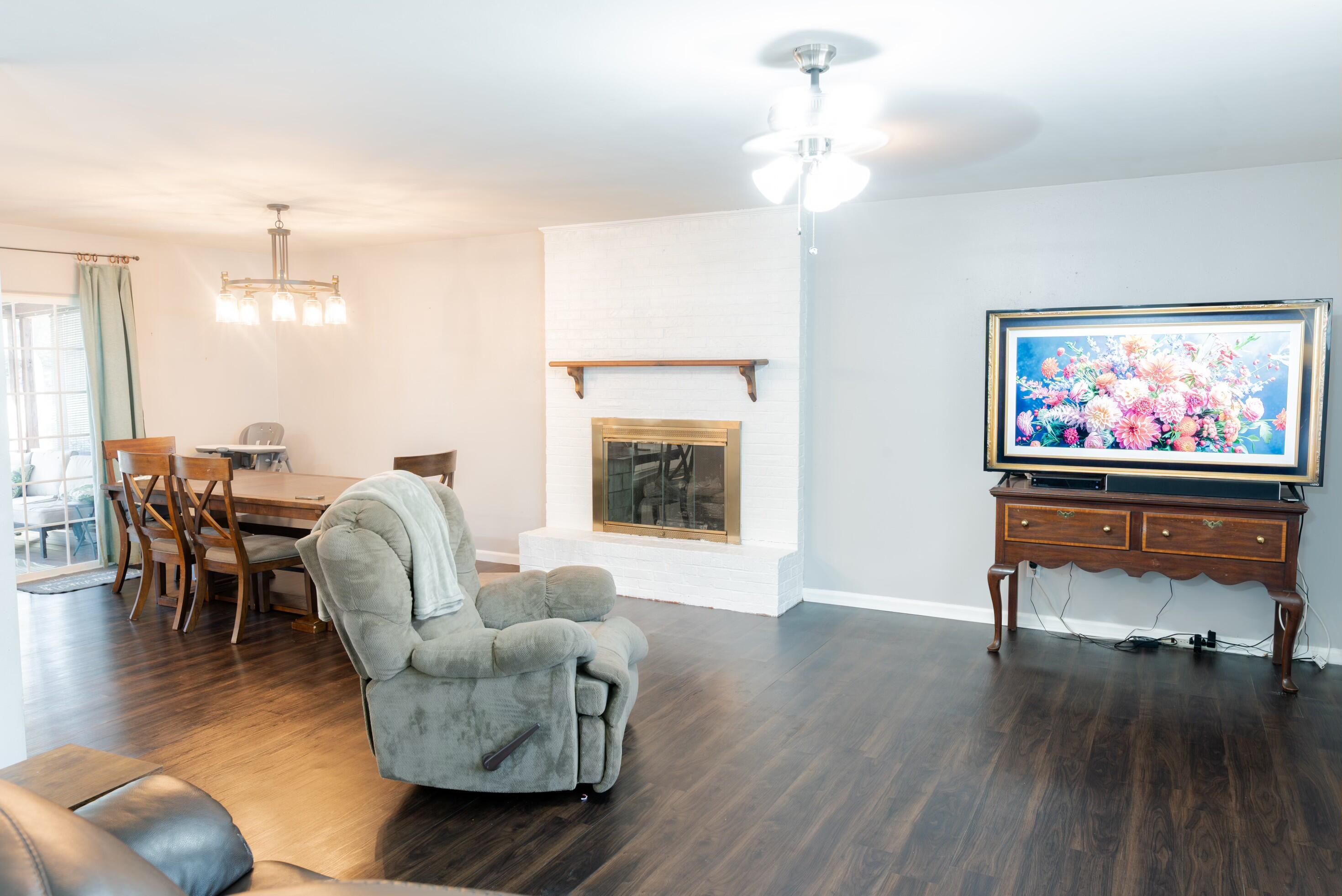 172 Hickory Cir