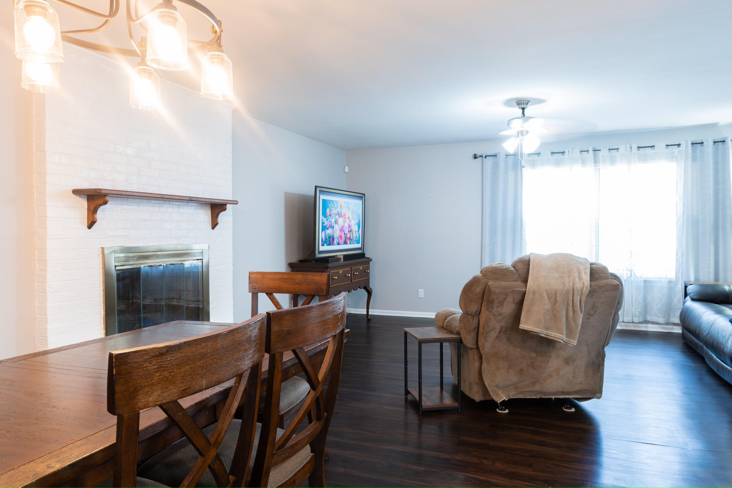 172 Hickory Cir