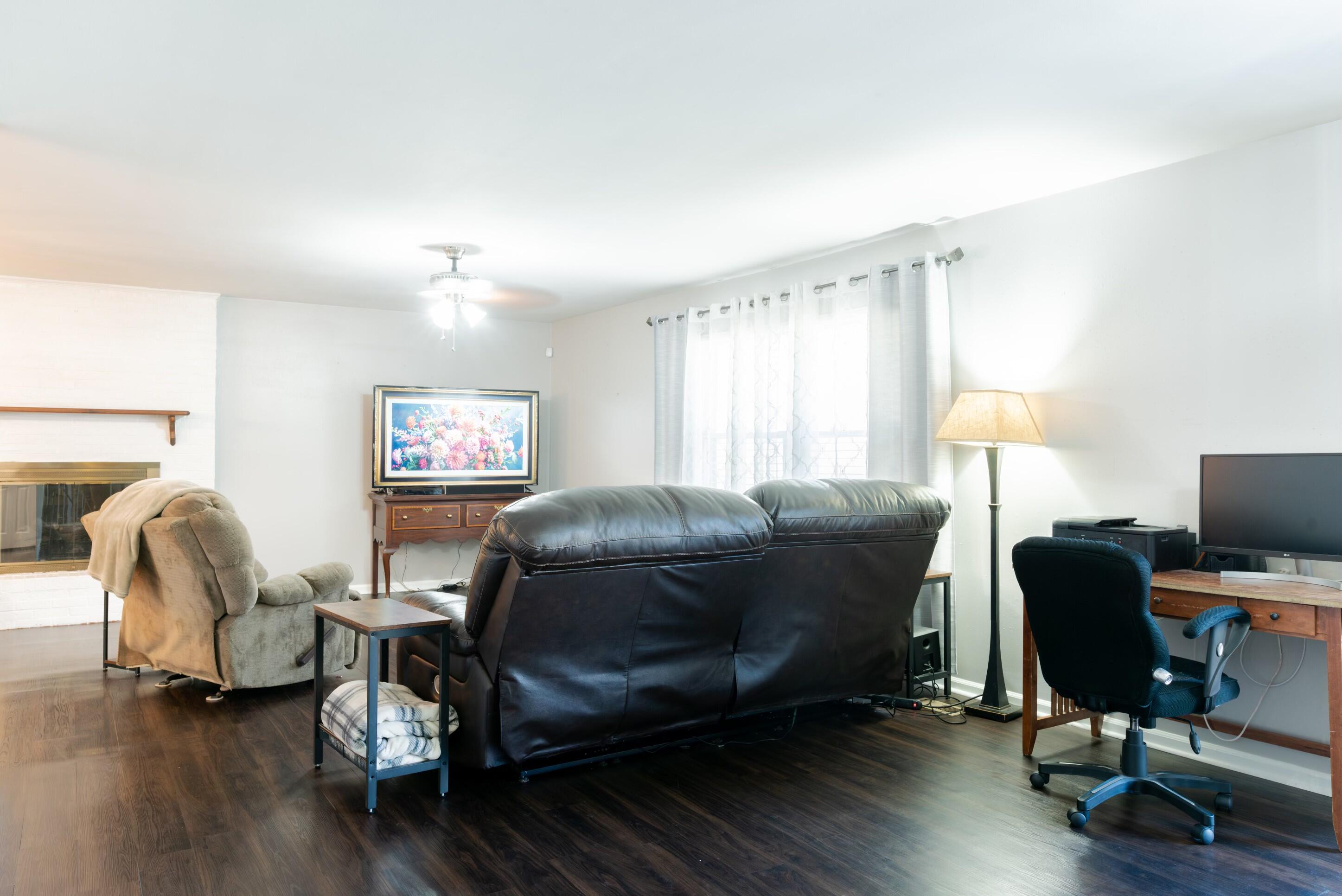 172 Hickory Cir