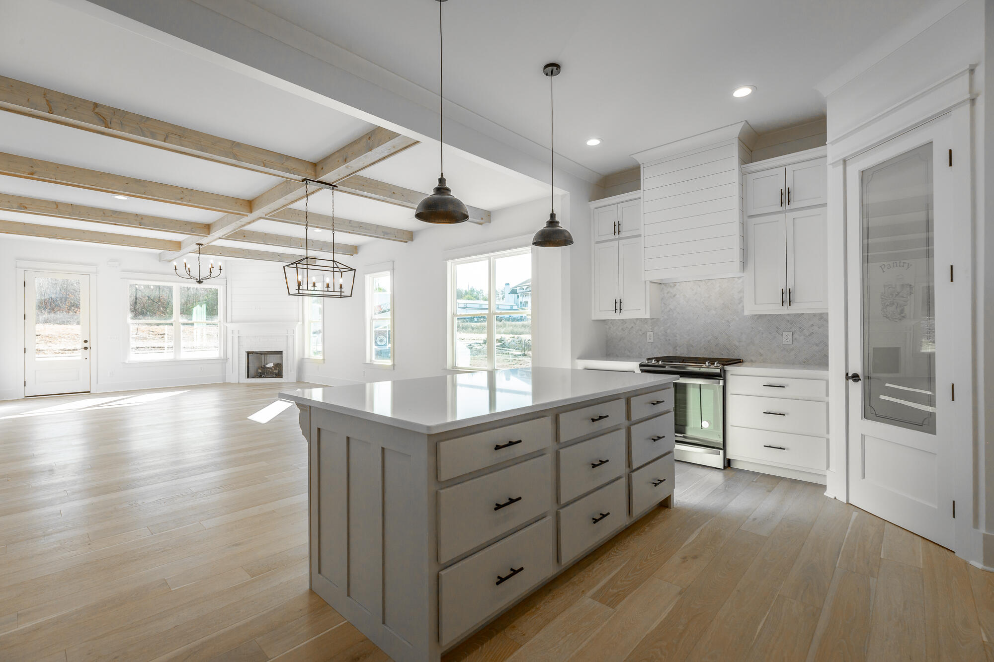 8285 Snowdrop Way