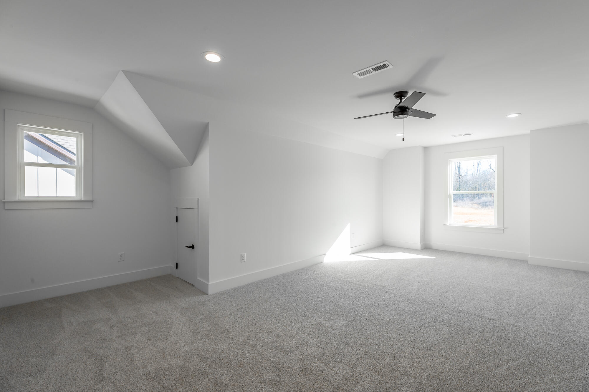 8285 Snowdrop Way