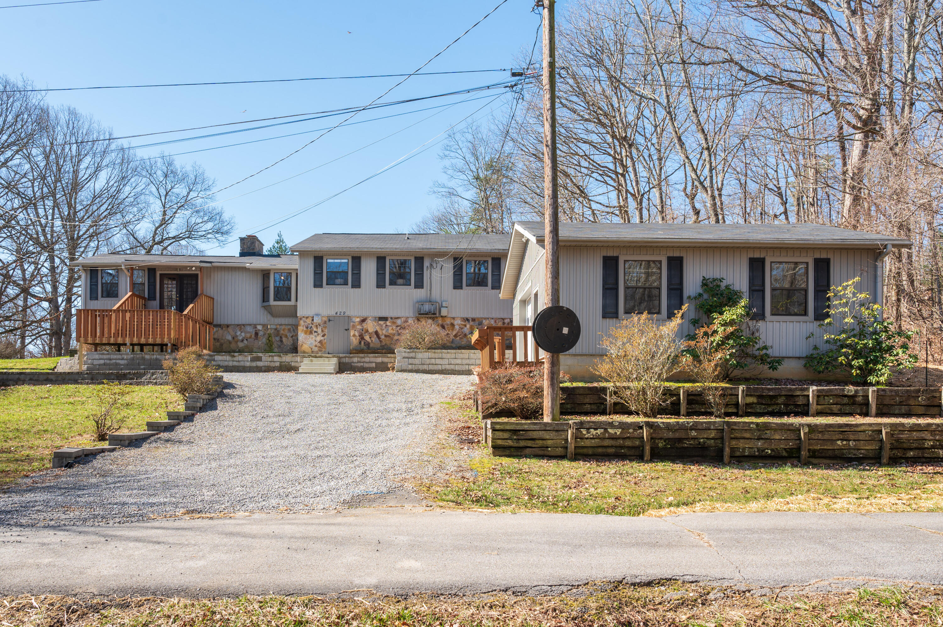 429 St Simon Trail