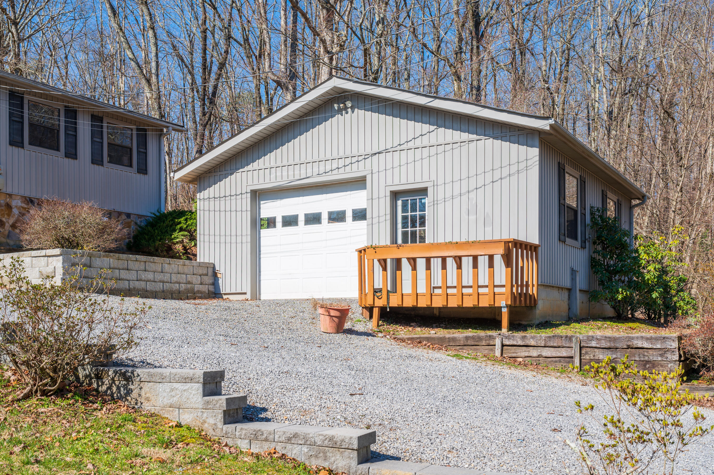 429 St Simon Trail