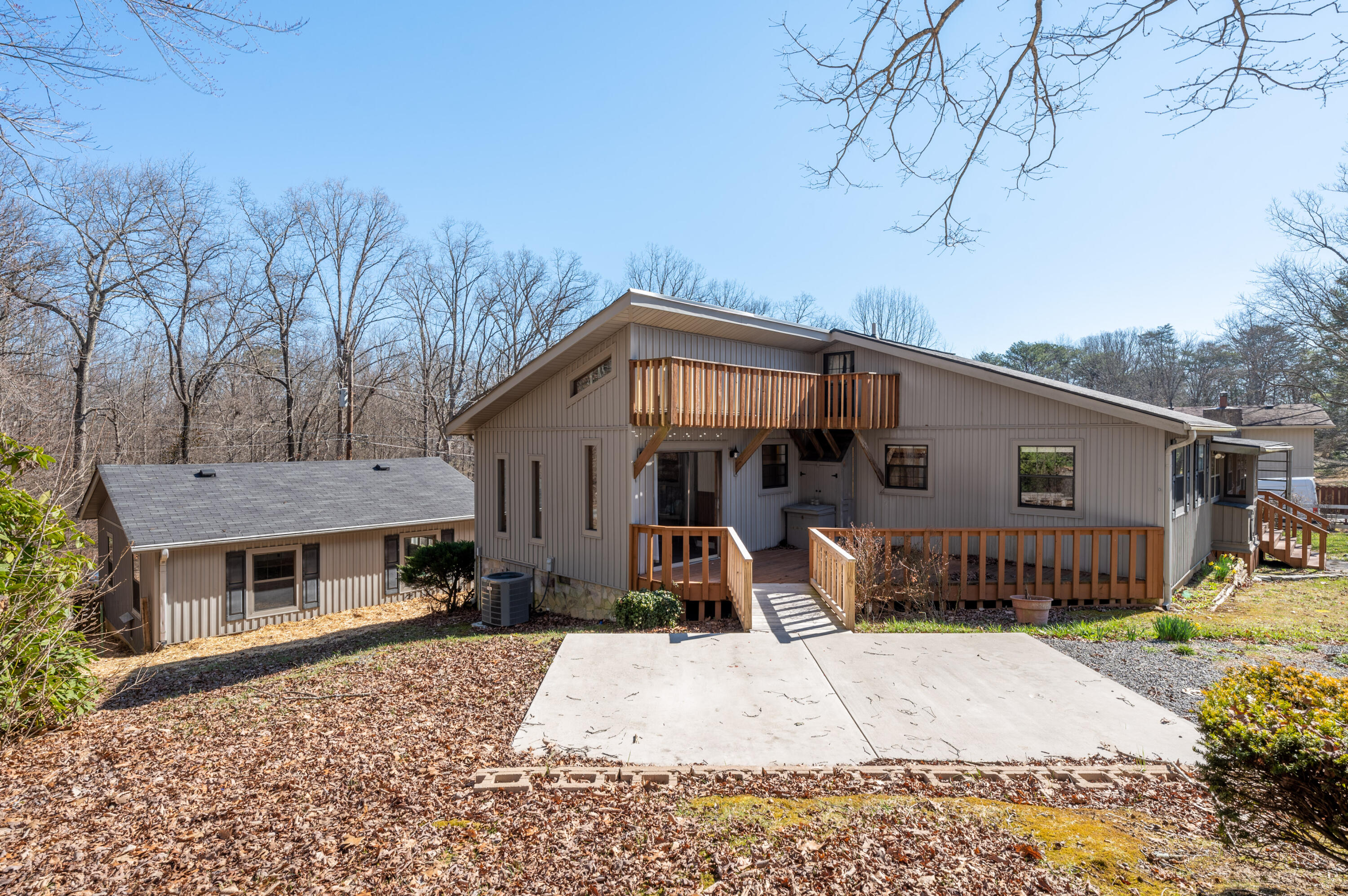 429 St Simon Trail