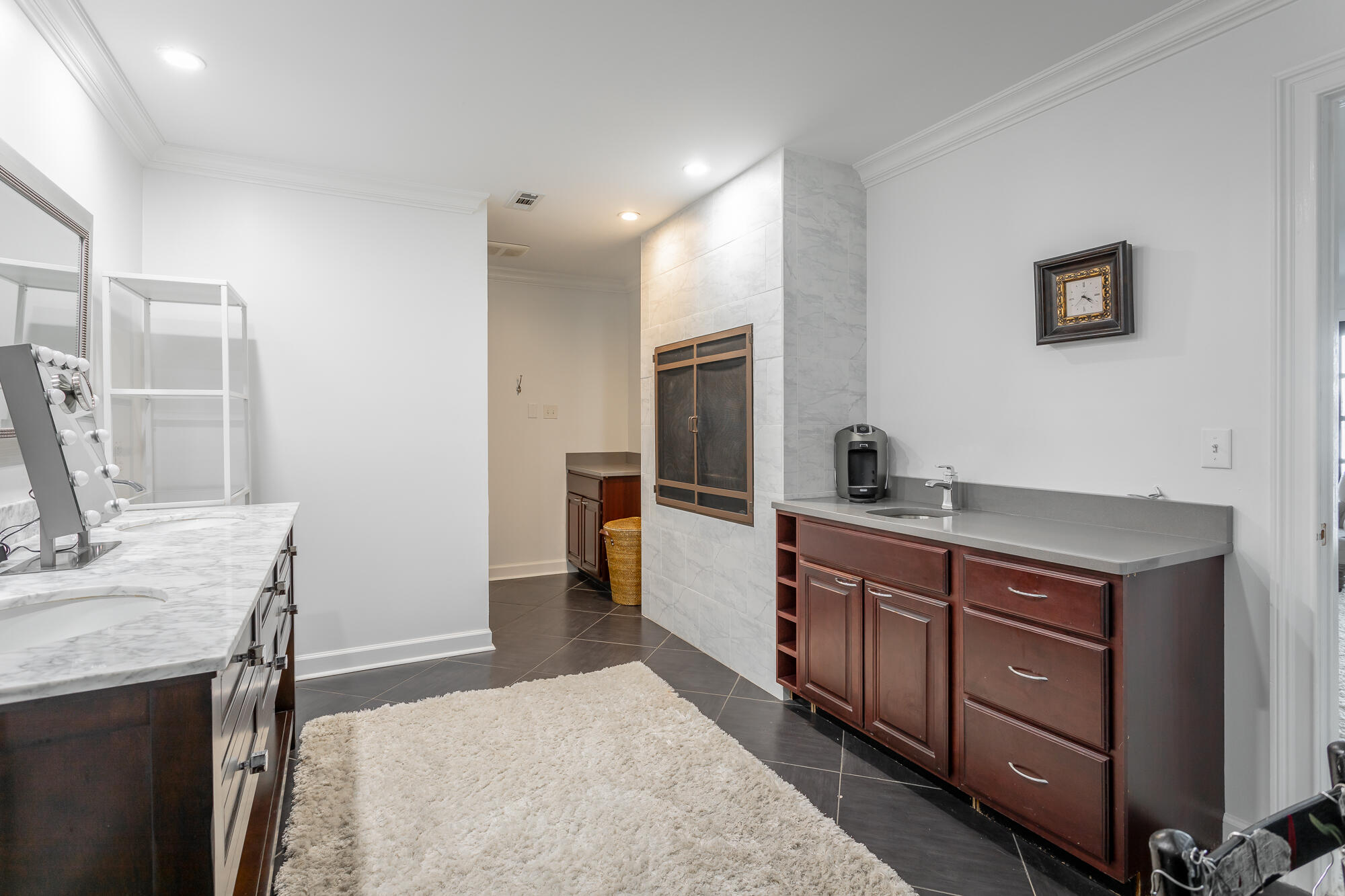 5717 Island View Drive