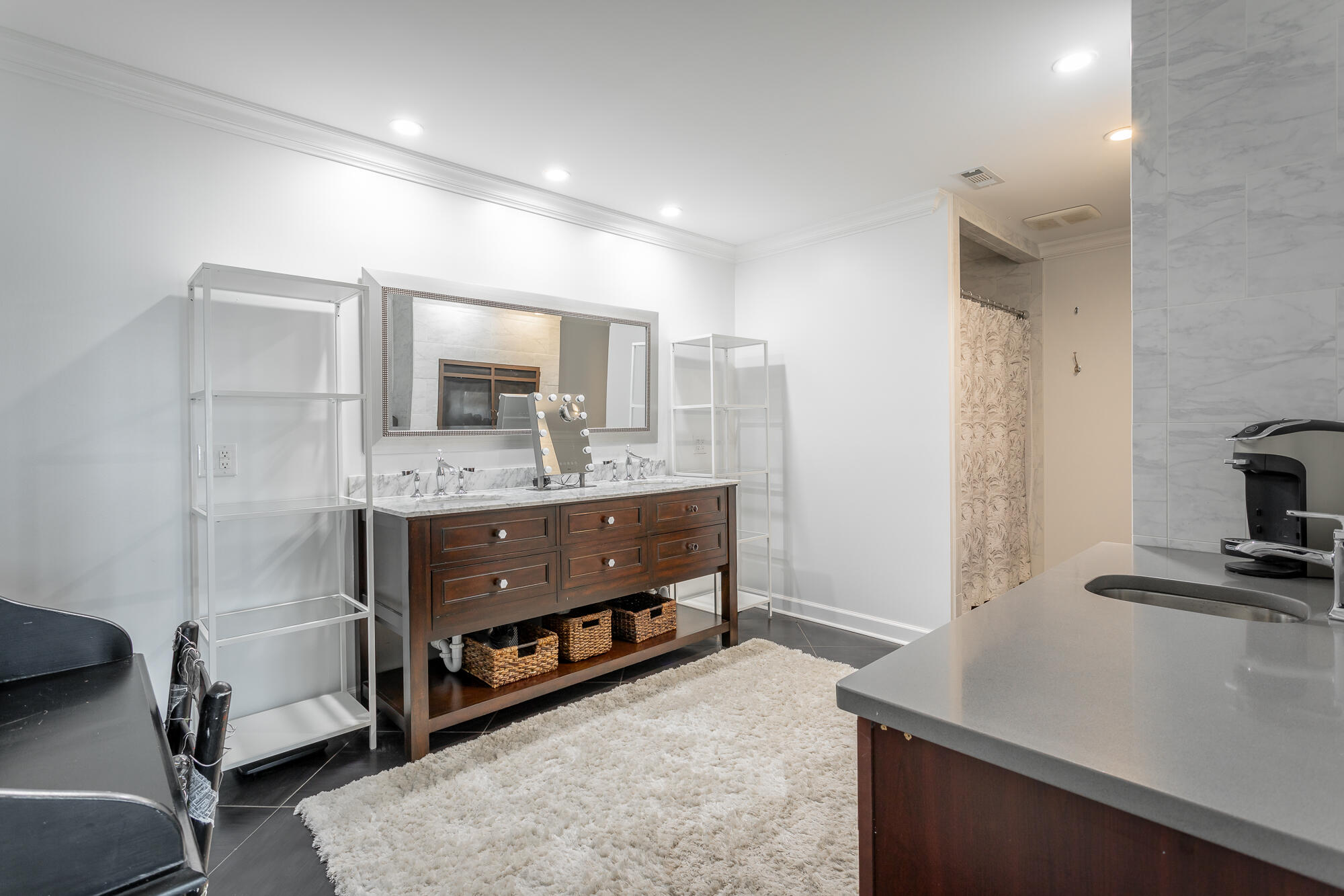 5717 Island View Drive