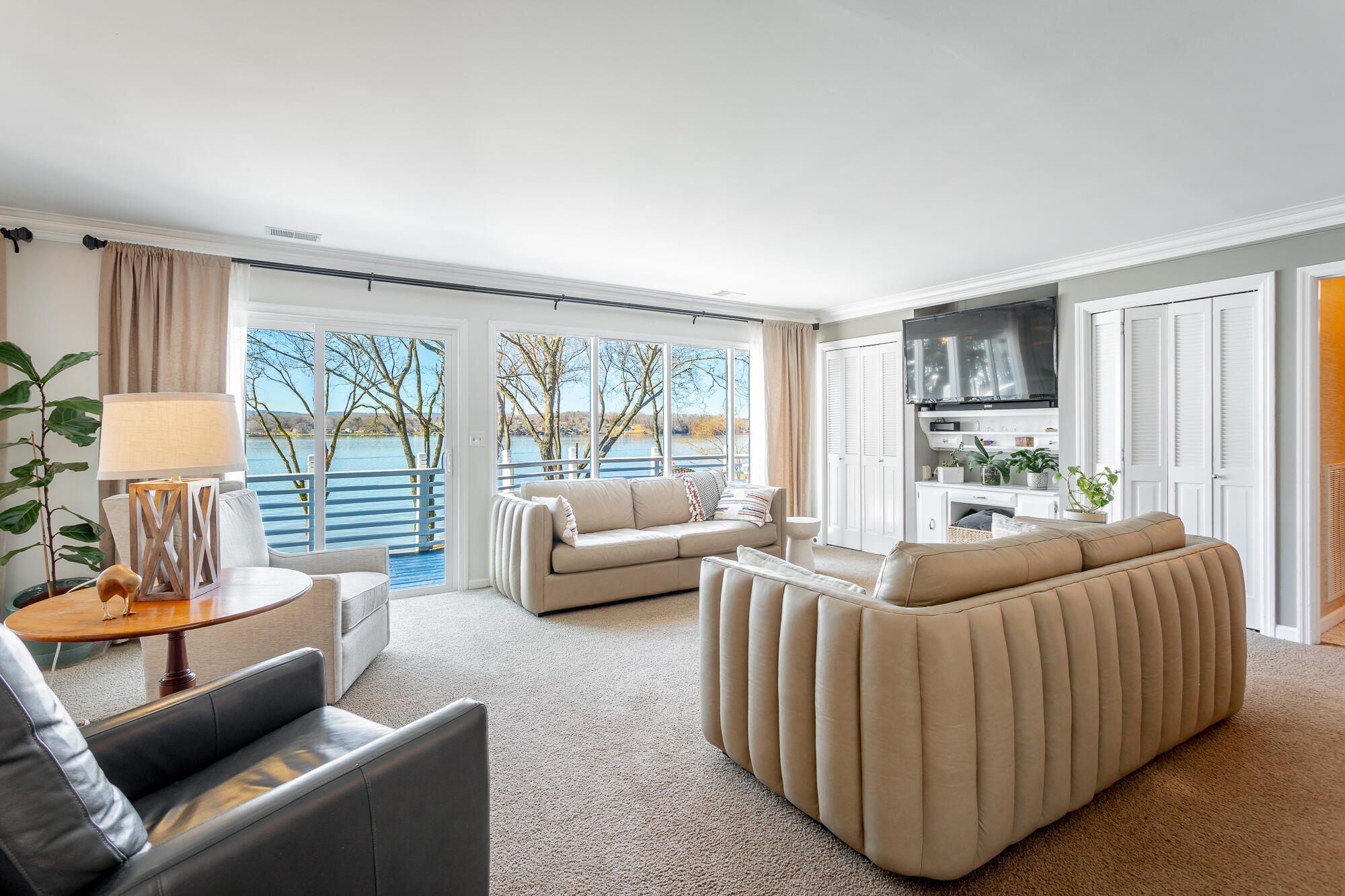 5717 Island View Drive