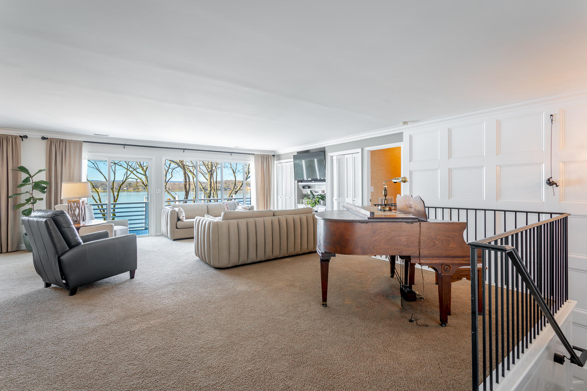 5717 Island View Drive