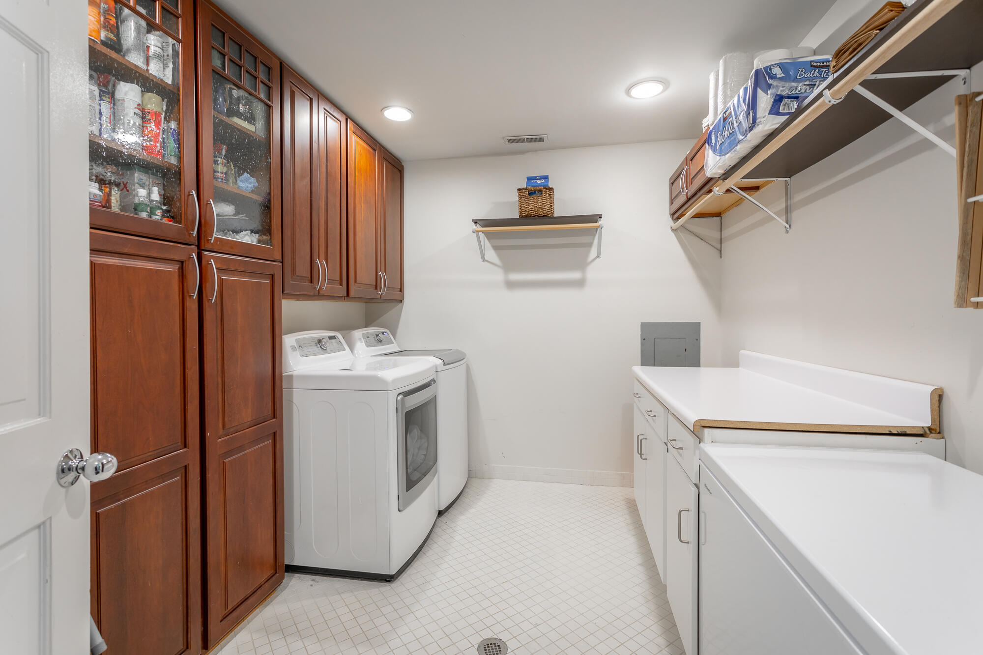 5717 Island View Drive