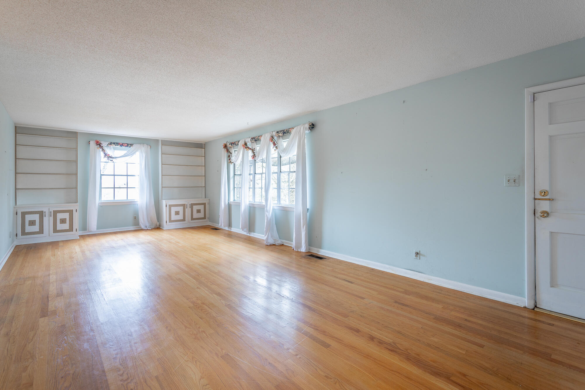 4537 Joack Lane