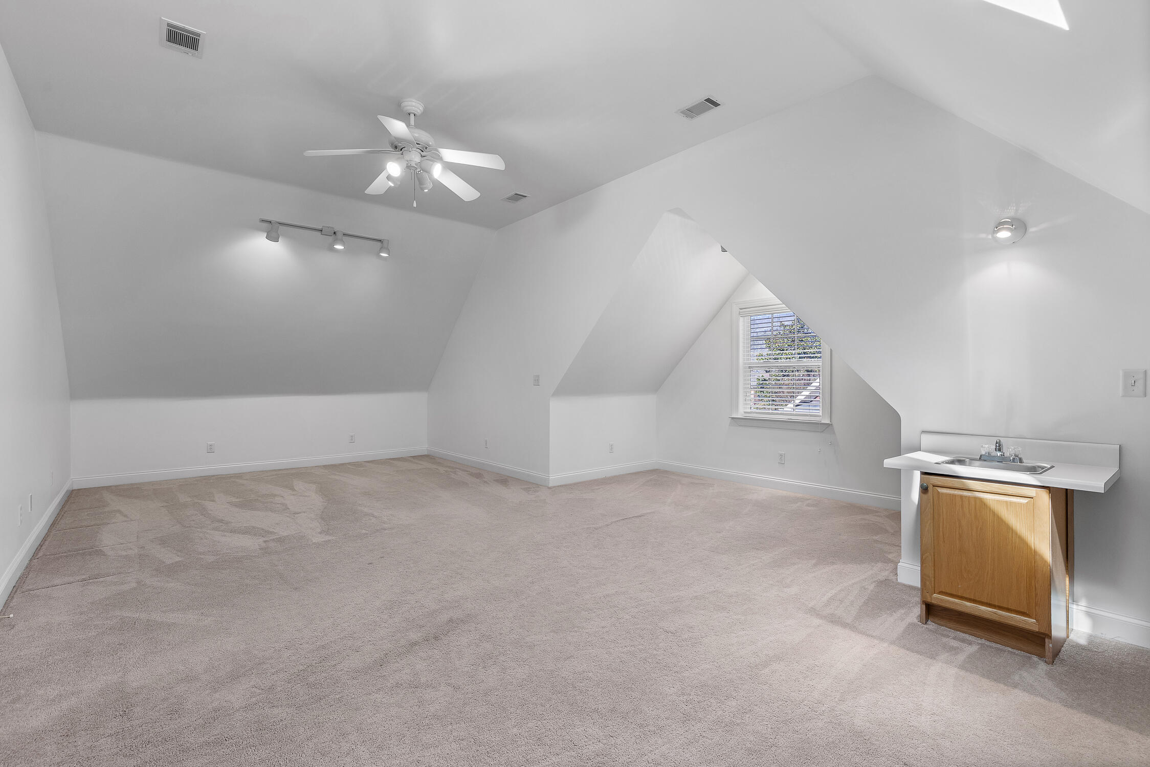 368 Magnolia Vale Dr