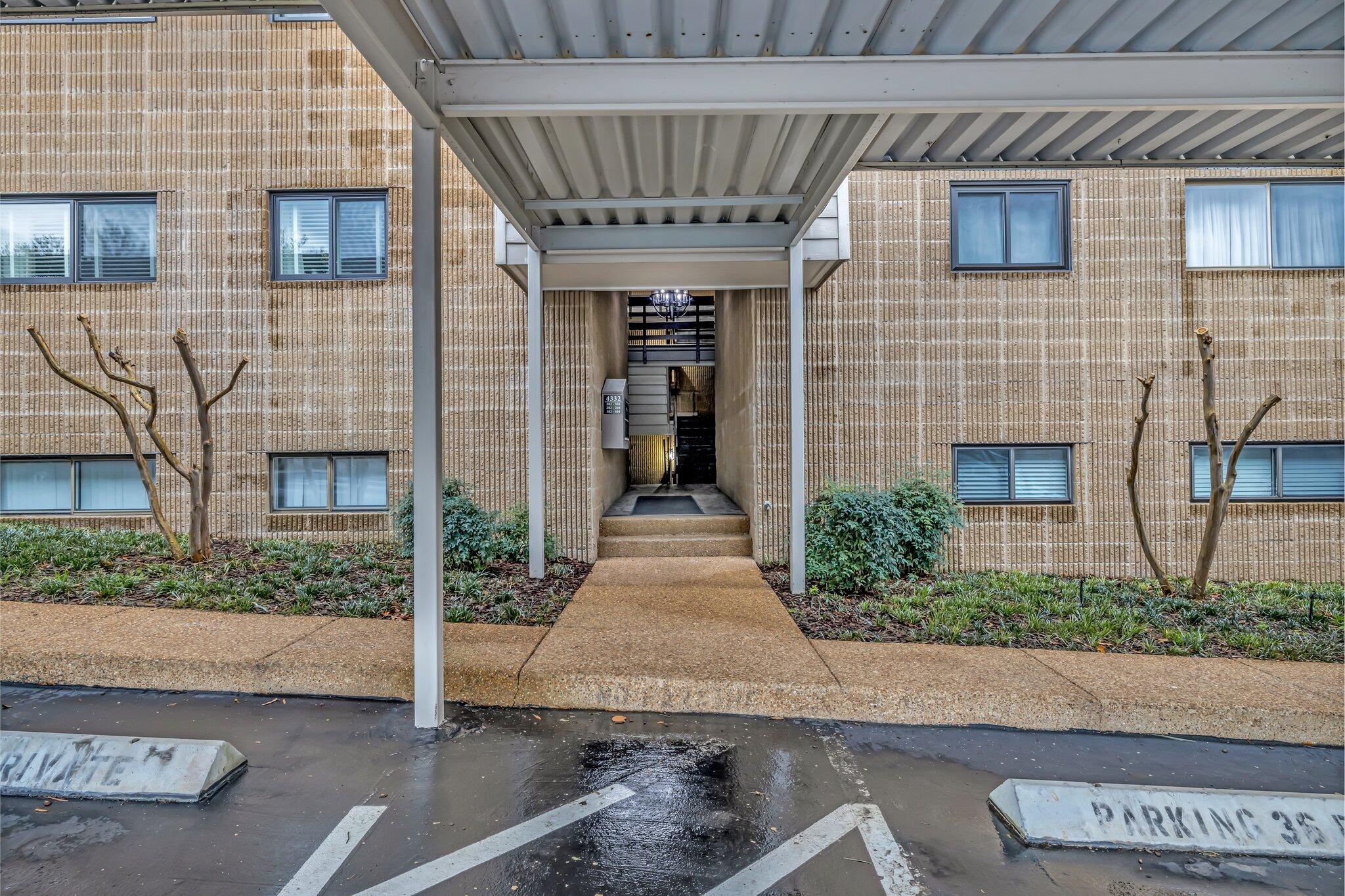 4332 Lakeshore Lane, Unit 202