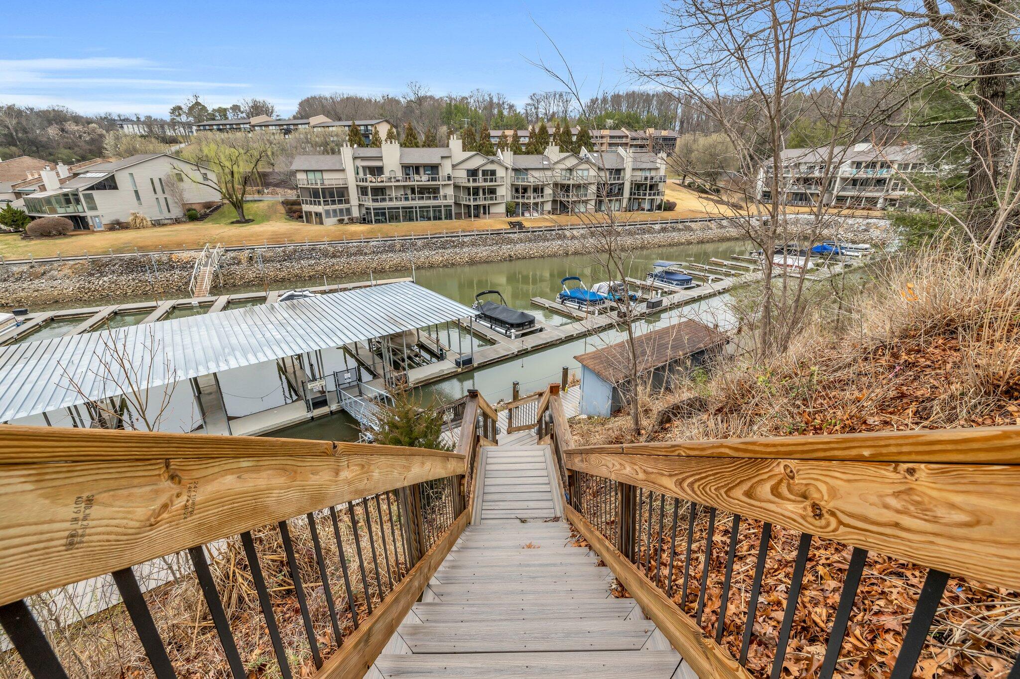 4332 Lakeshore Lane, Unit 202