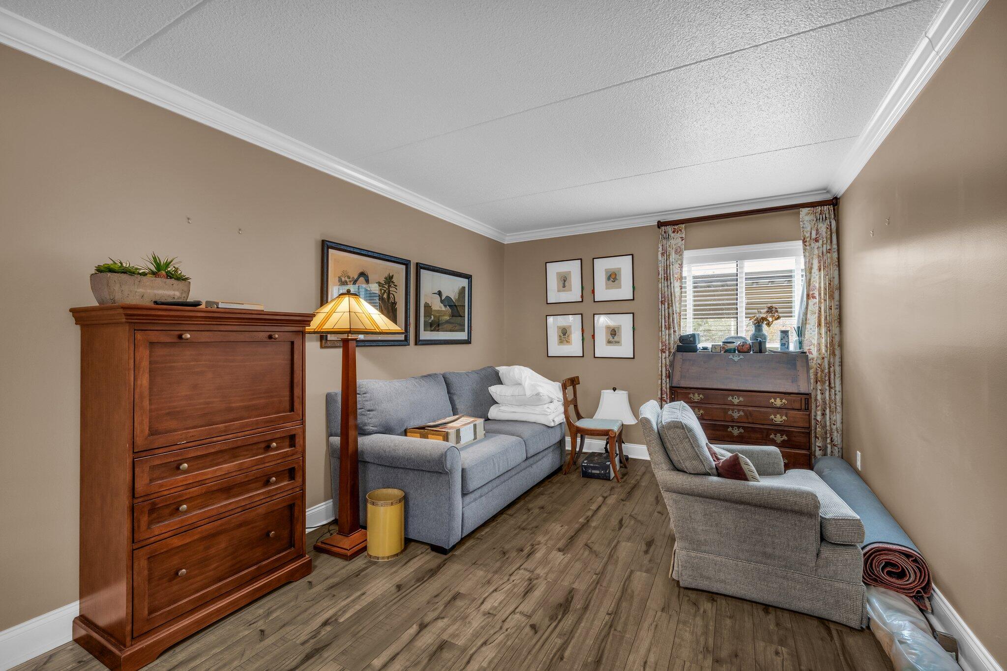 4332 Lakeshore Lane, Unit 202