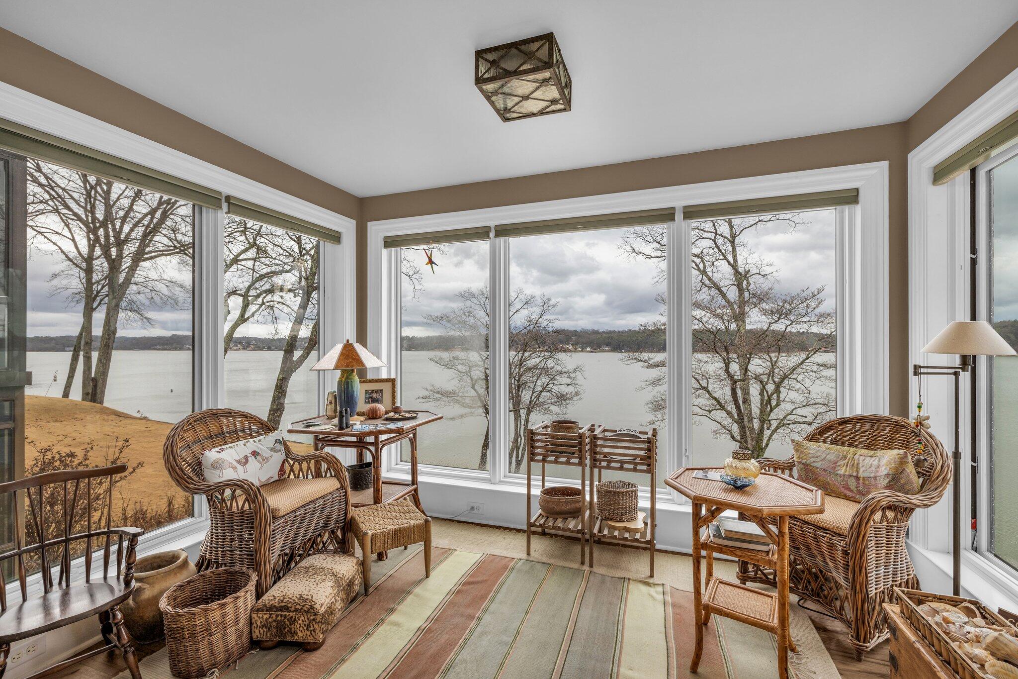 4332 Lakeshore Lane, Unit 202
