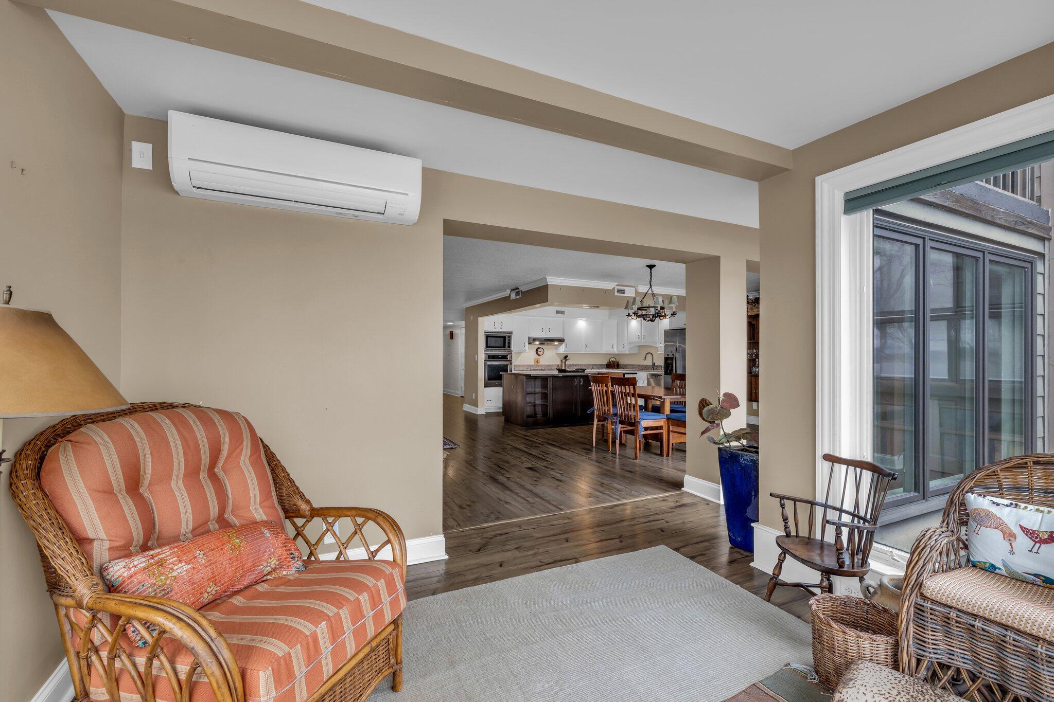 4332 Lakeshore Lane, Unit 202