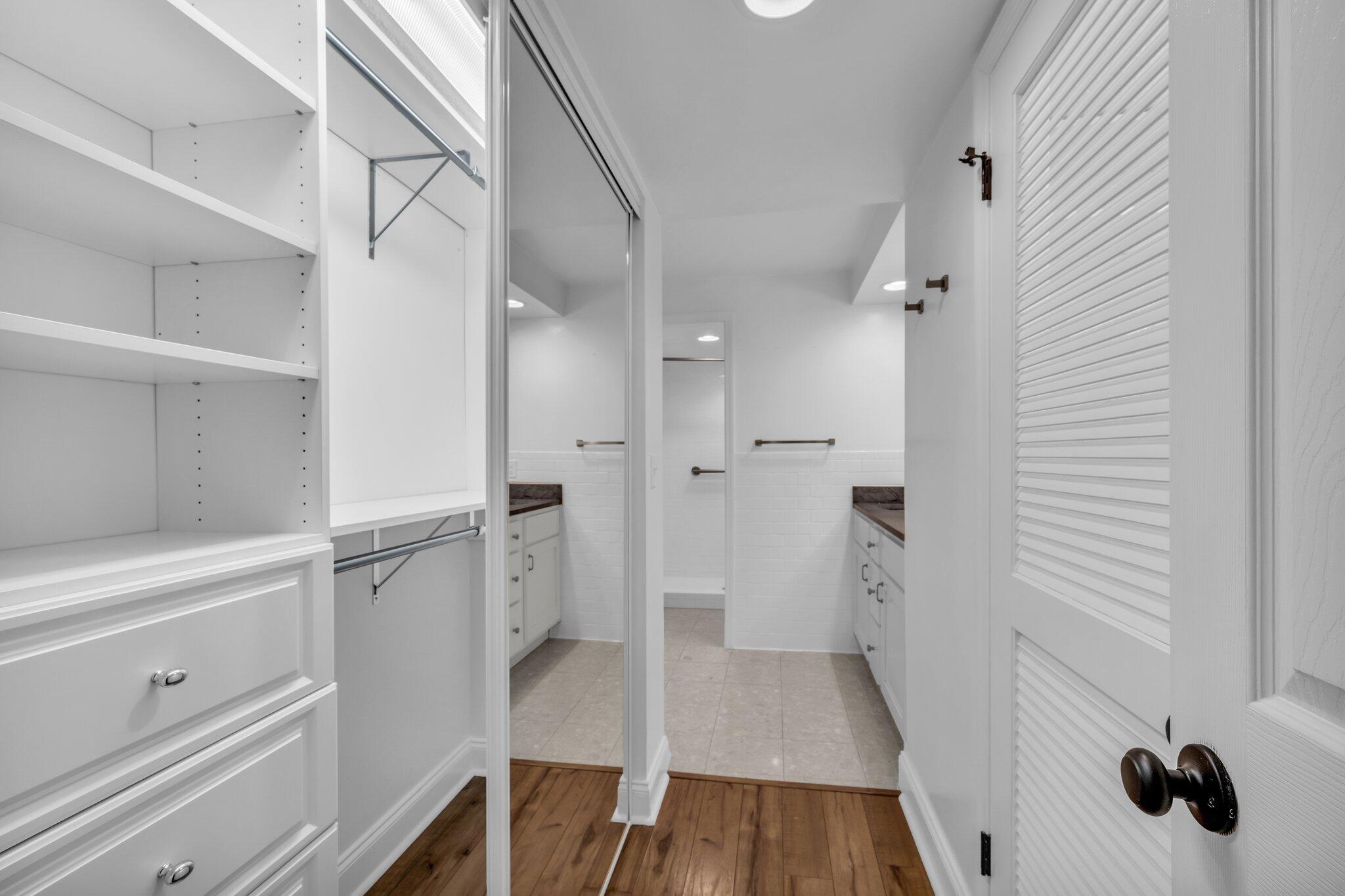4332 Lakeshore Lane, Unit 202