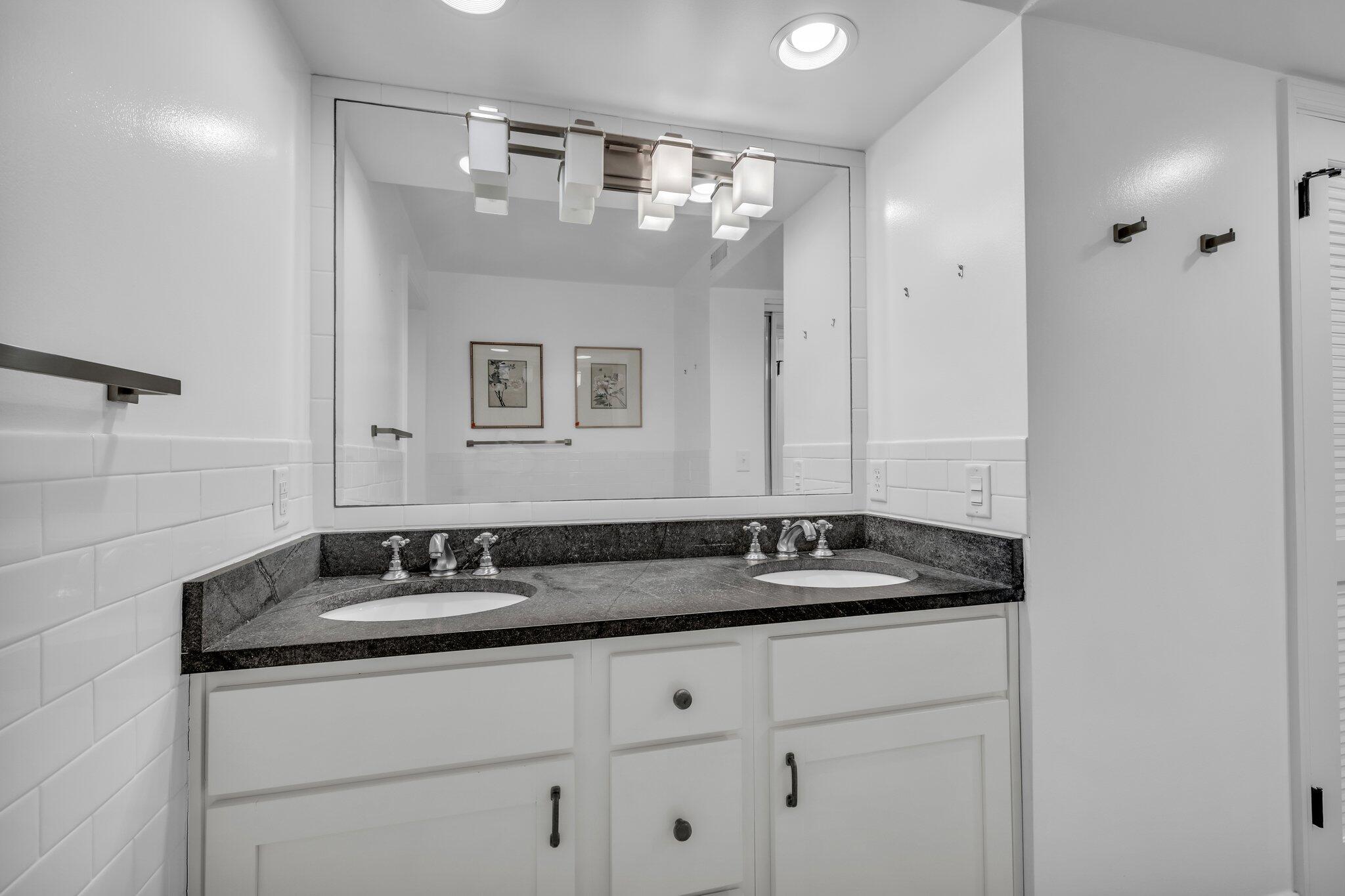 4332 Lakeshore Lane, Unit 202