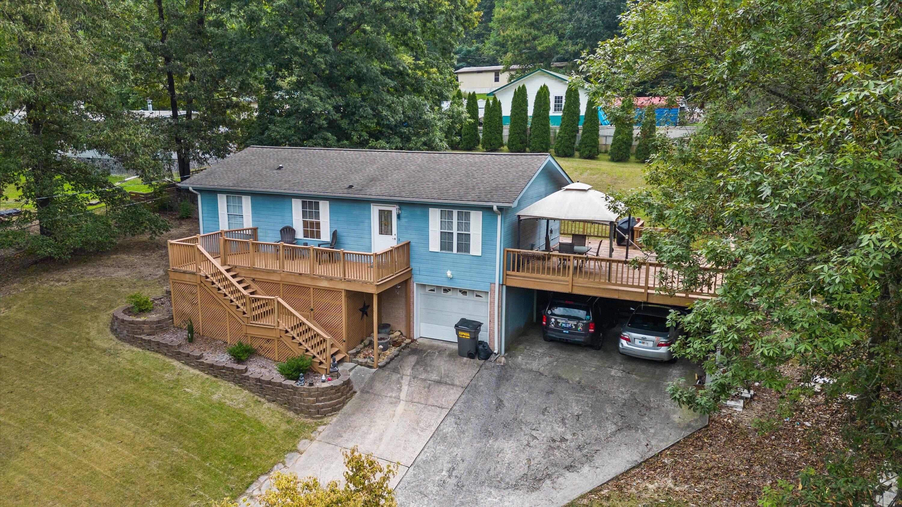 1724 Dallas Lake Road