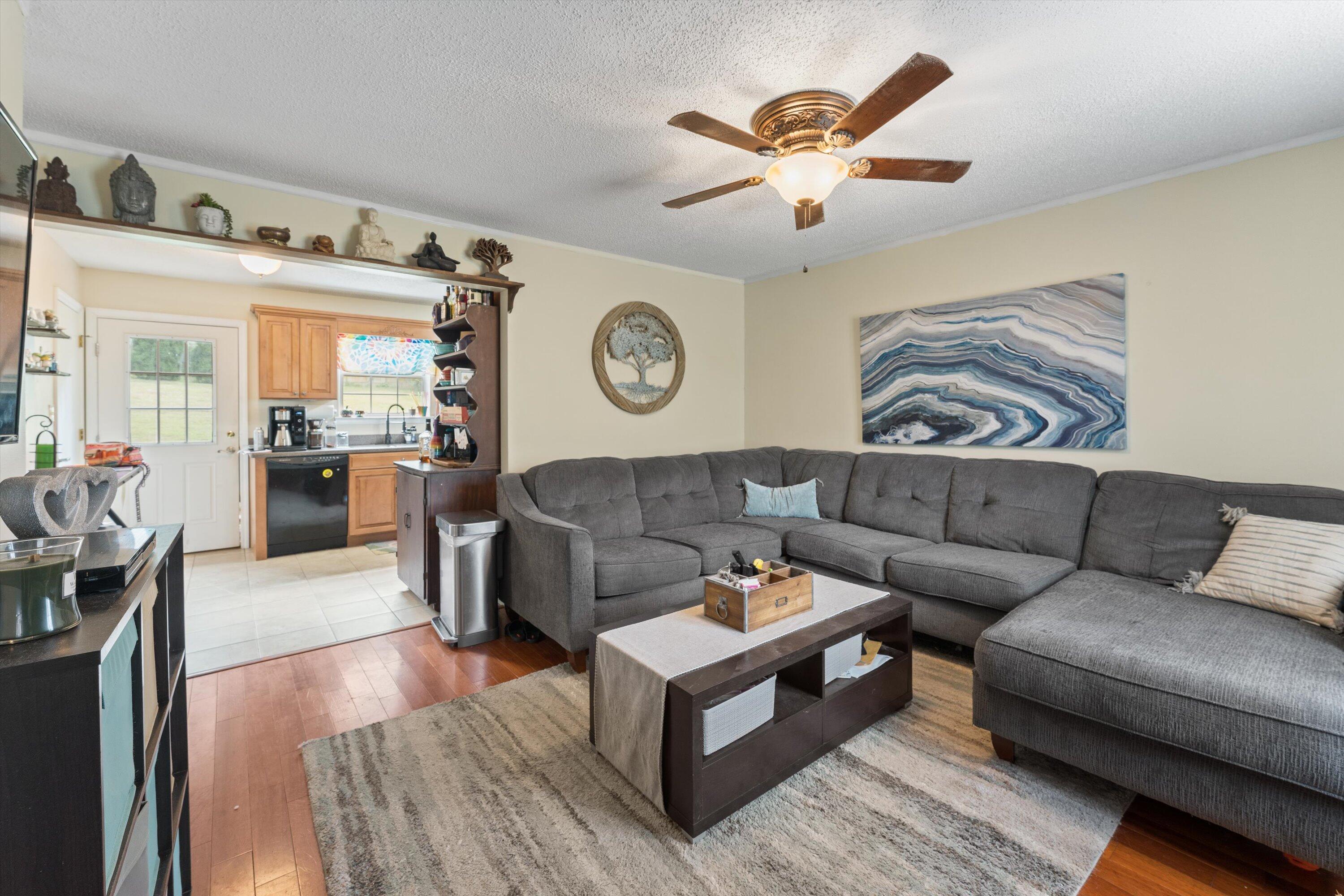 1724 Dallas Lake Road