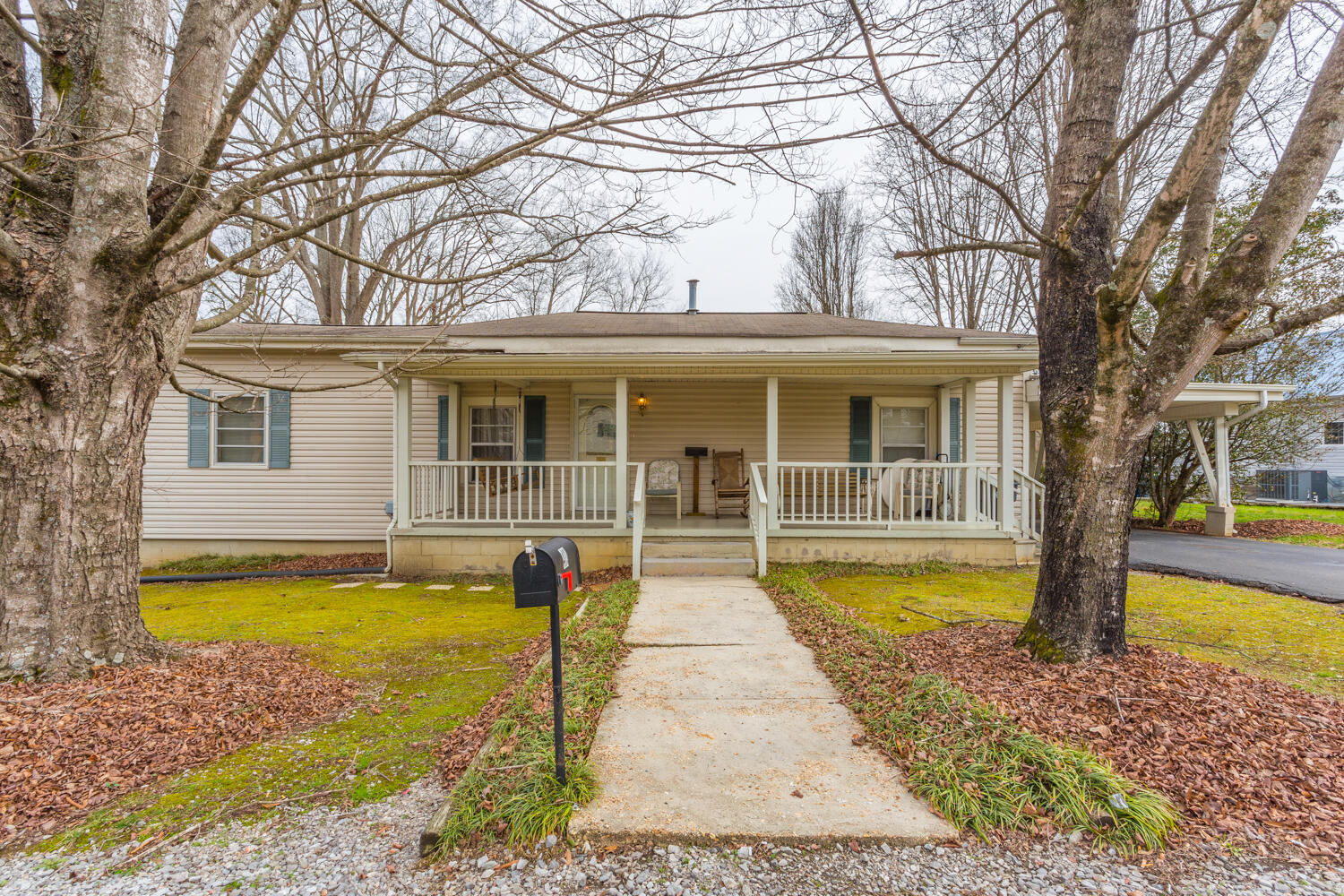411 S Chattanooga Street, LaFayette