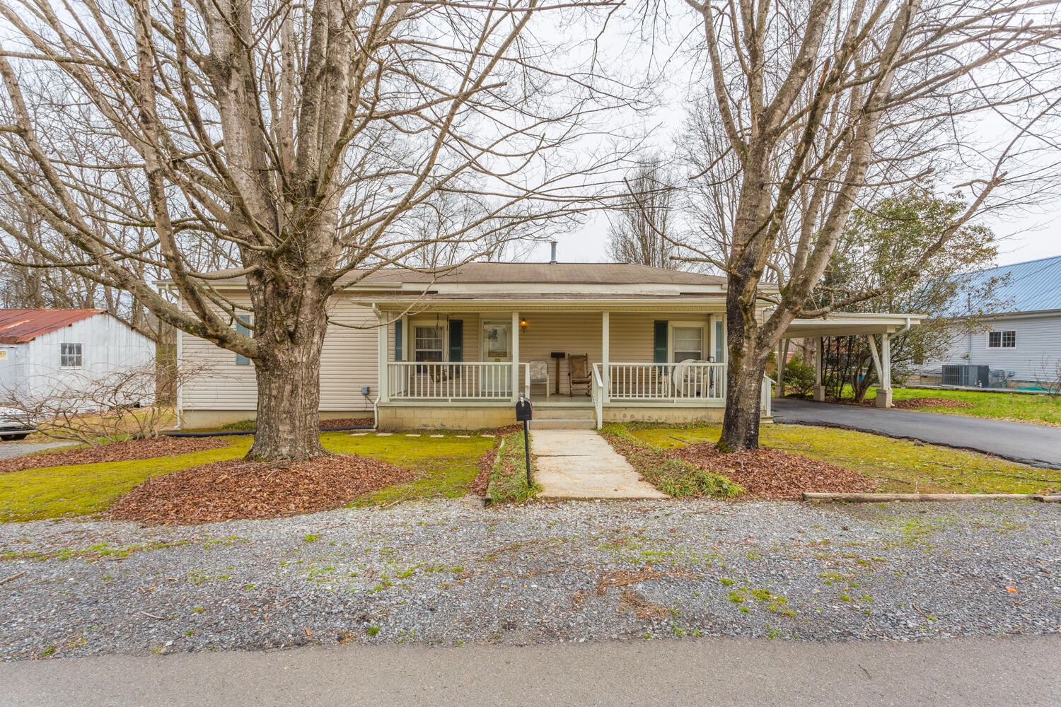 411 S Chattanooga Street, LaFayette