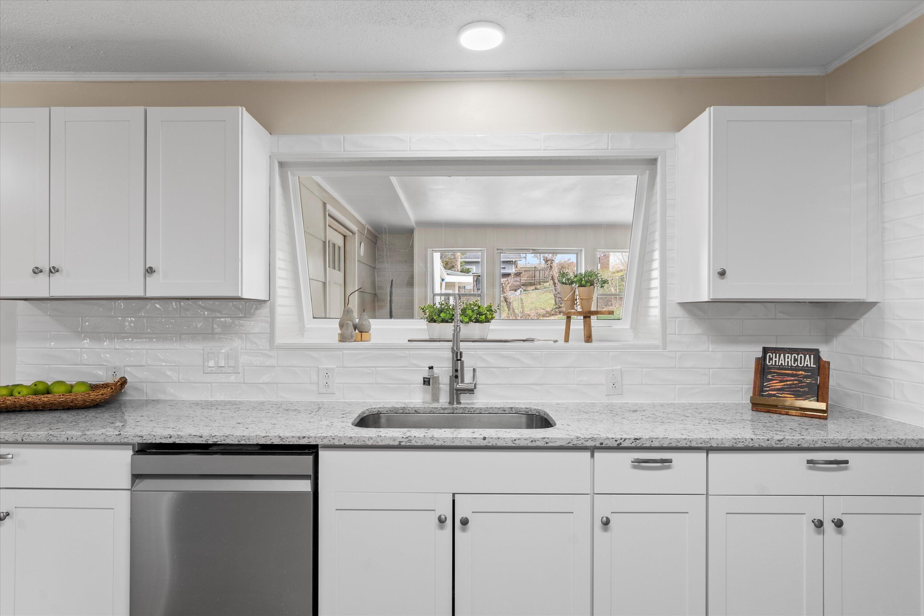 15 Abelia Ln