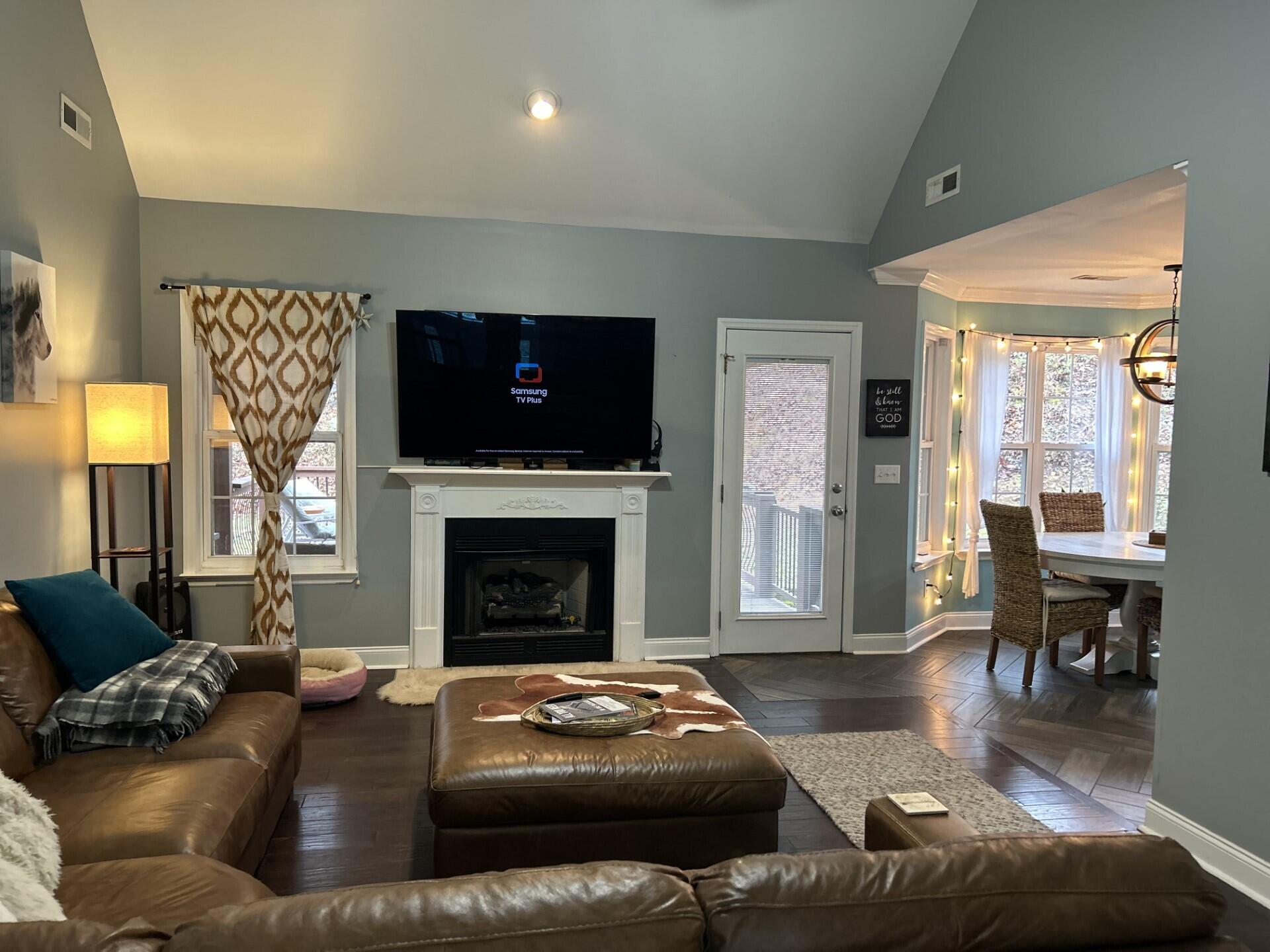 8743 Crestbrook Circle