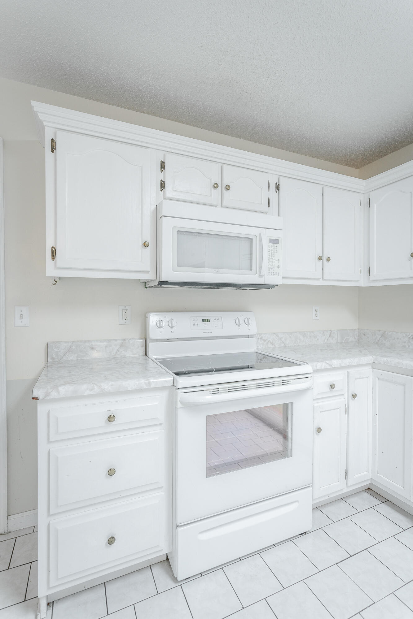 739 Colony Cir