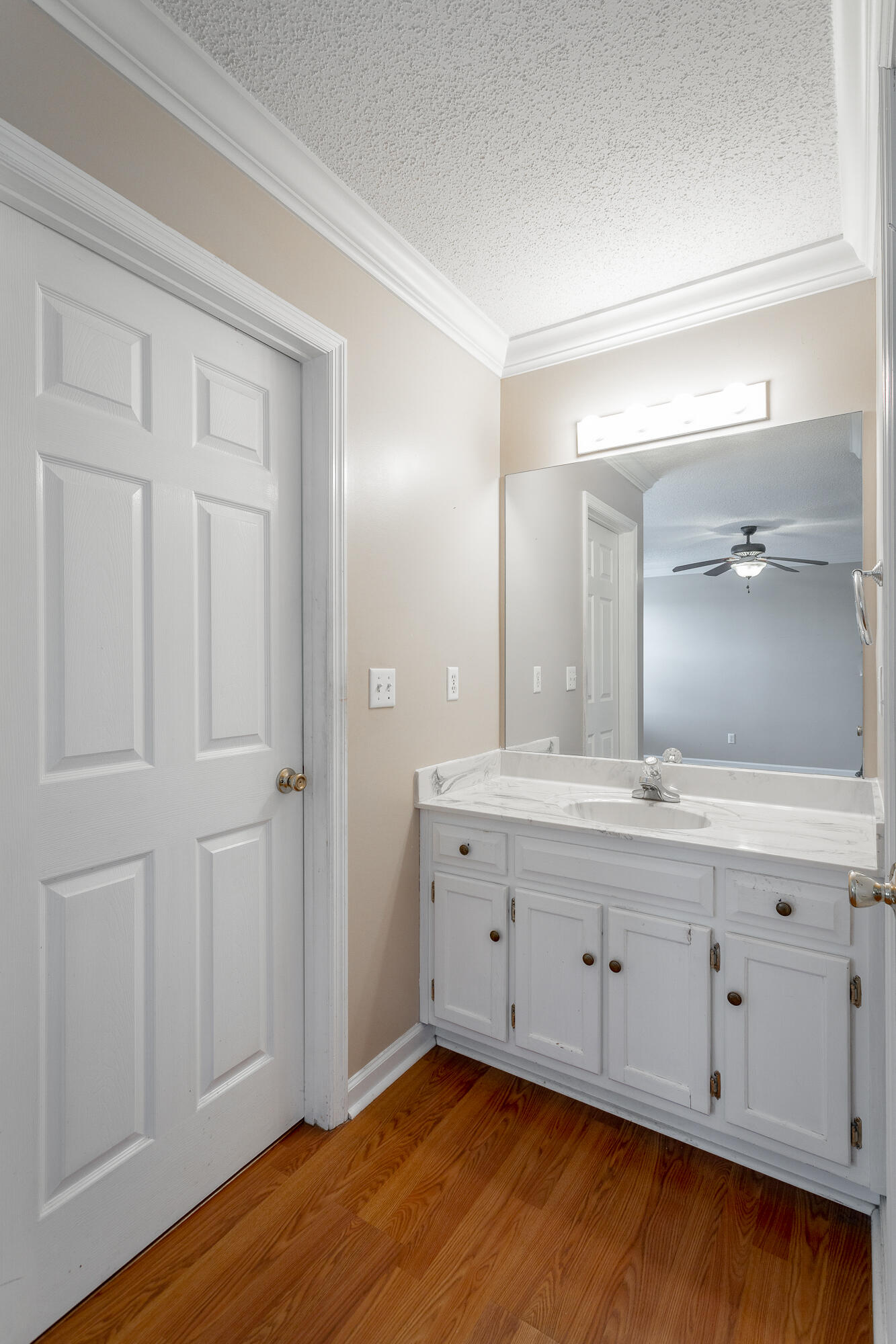 739 Colony Cir