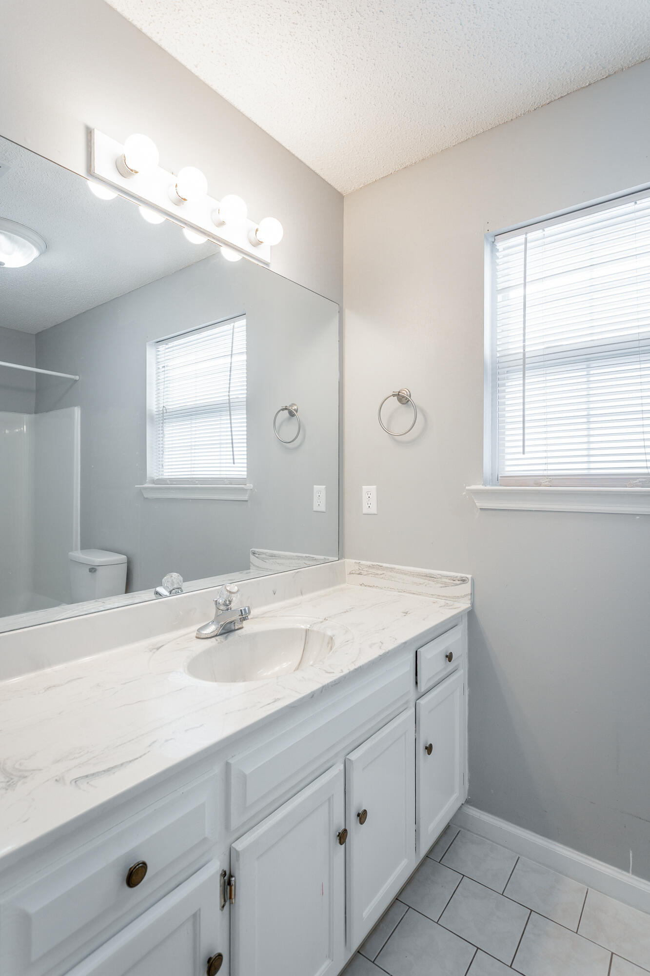 739 Colony Cir