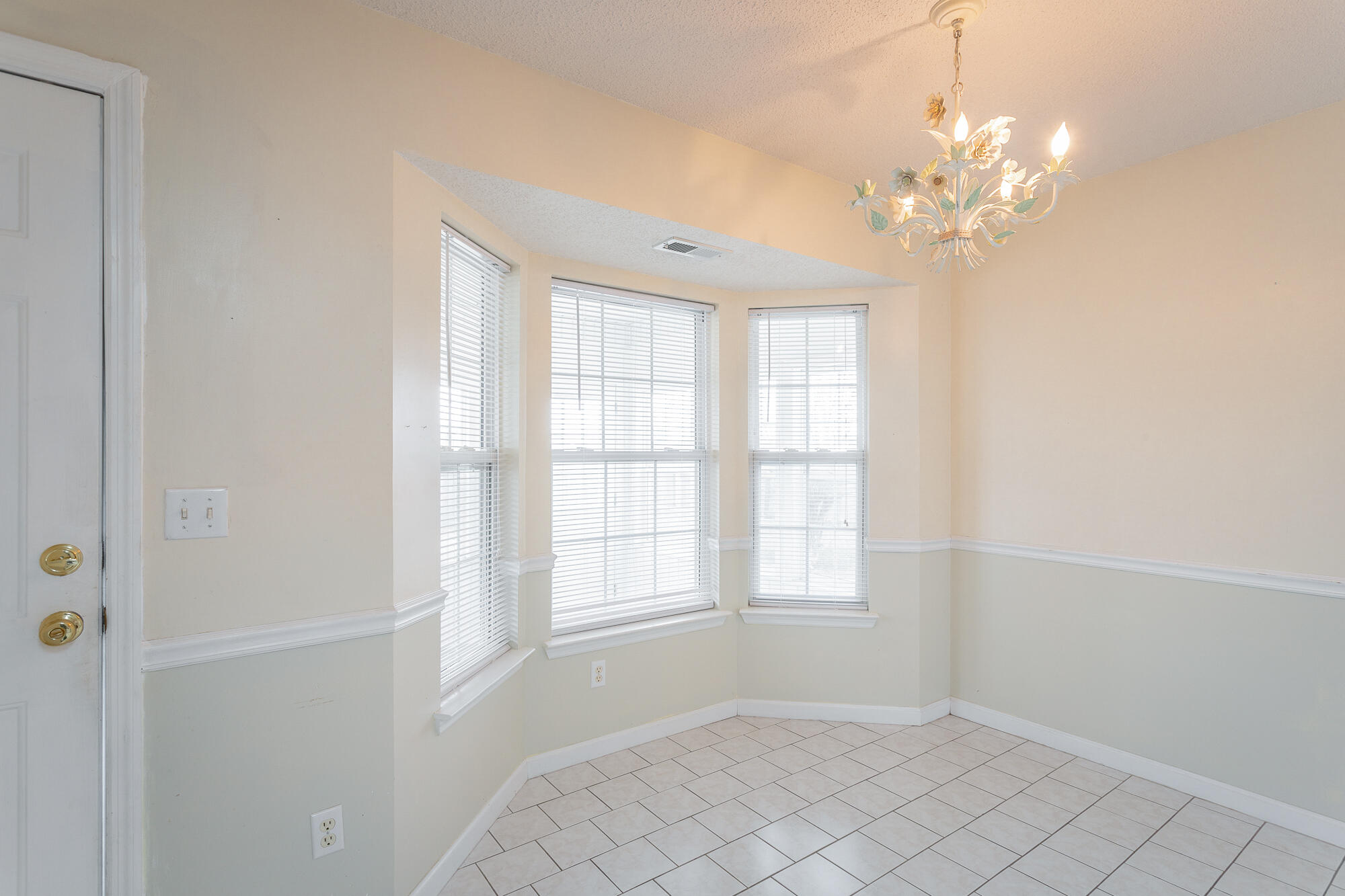 739 Colony Cir