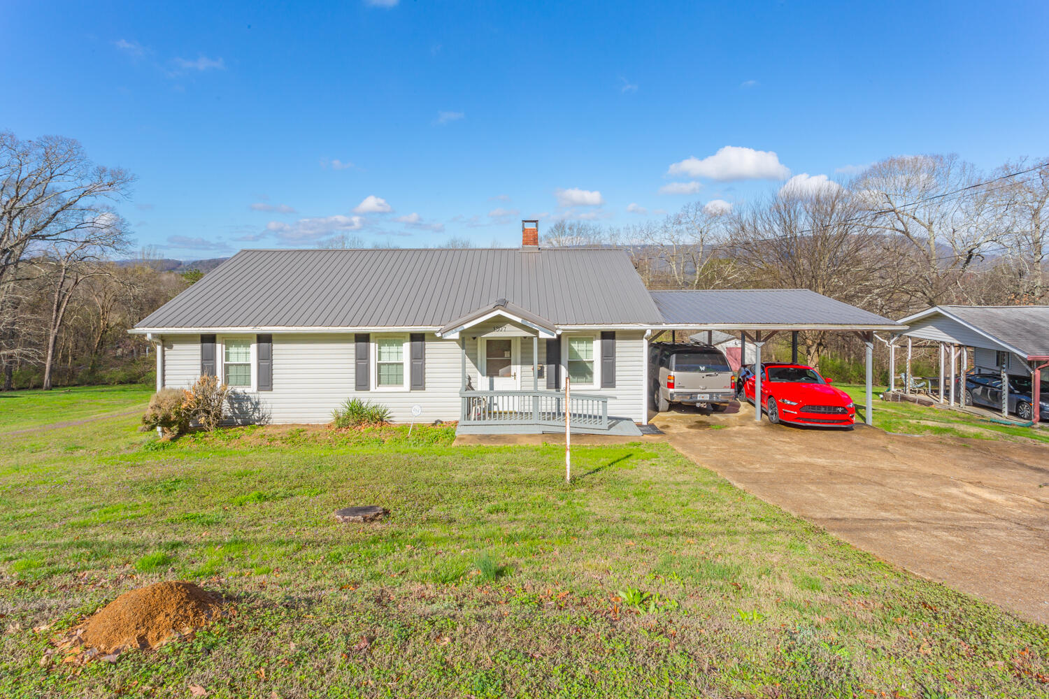 1307 Kelly St