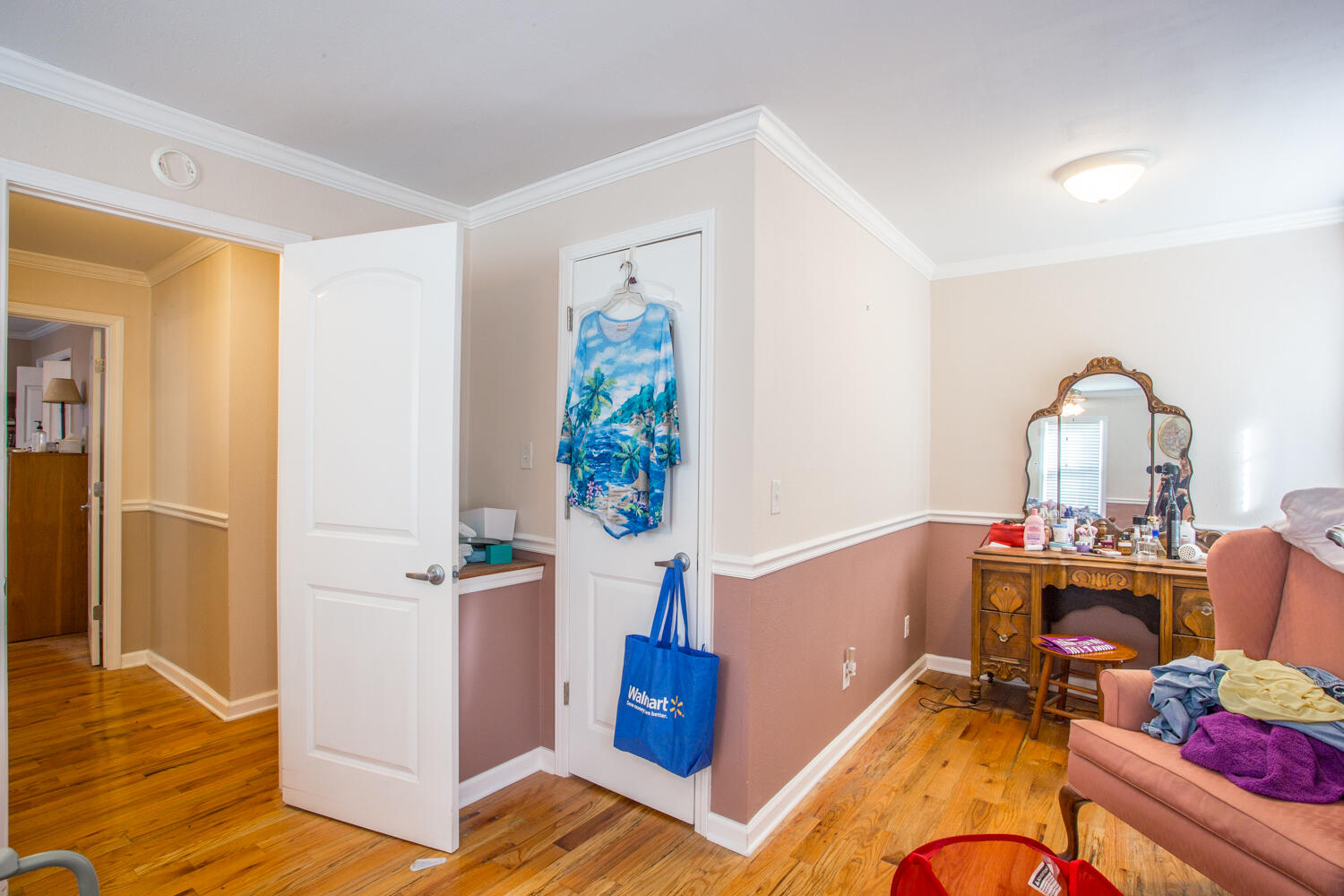 1307 Kelly St