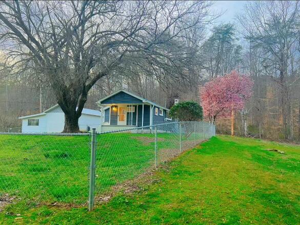 66 Davis St